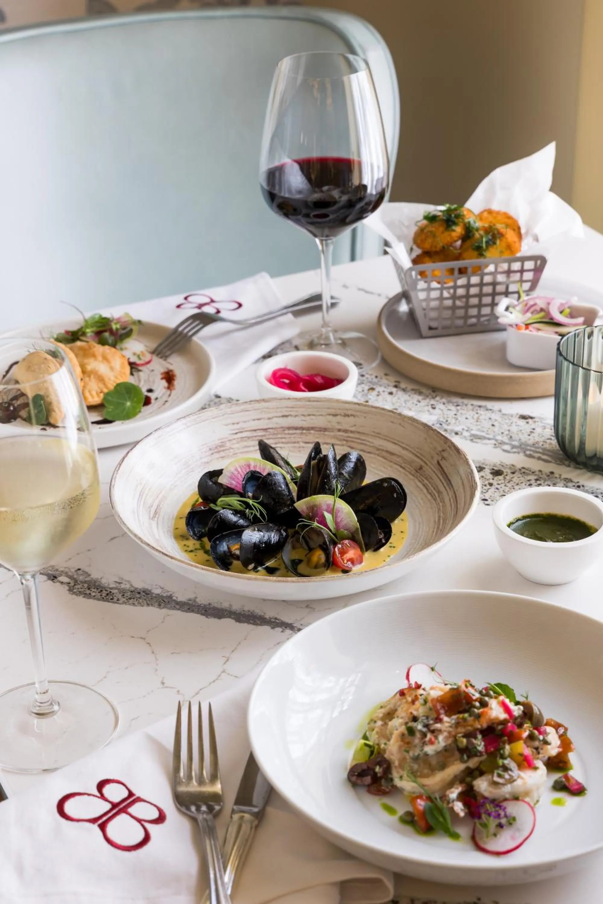 Restaurant/places to eat in Taj Campton Place