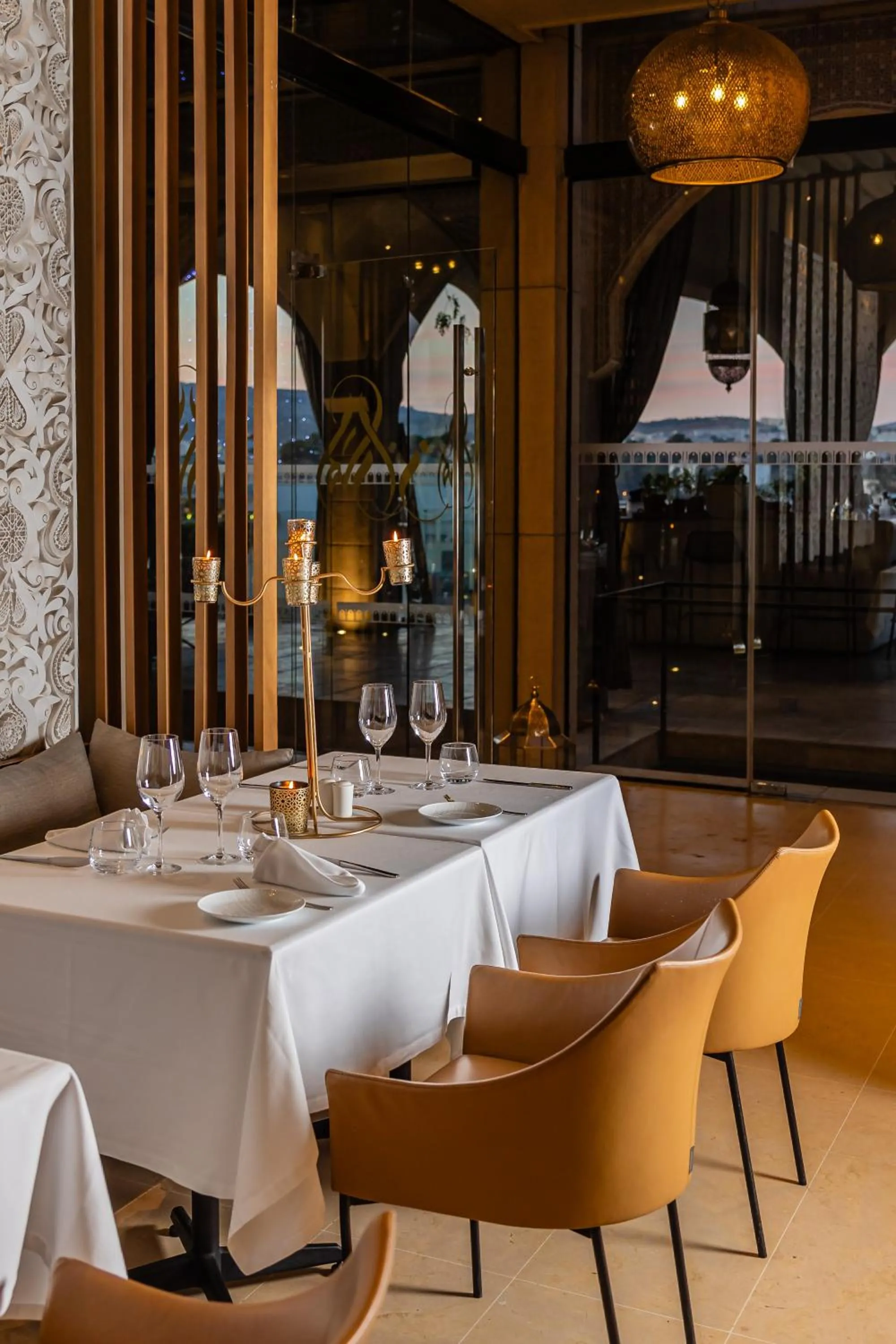 Restaurant/places to eat in Hotel Sahrai