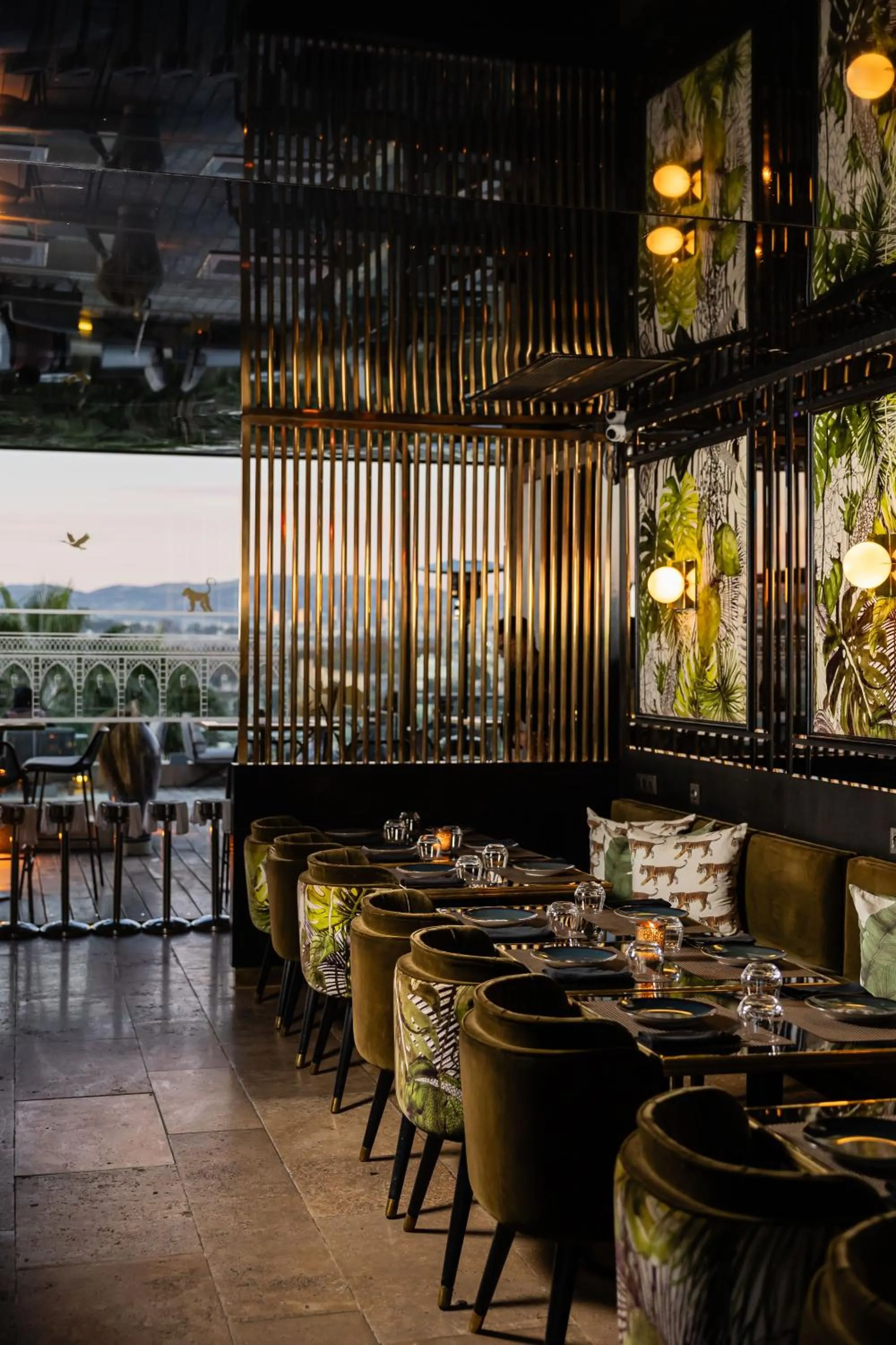 Restaurant/places to eat in Hotel Sahrai