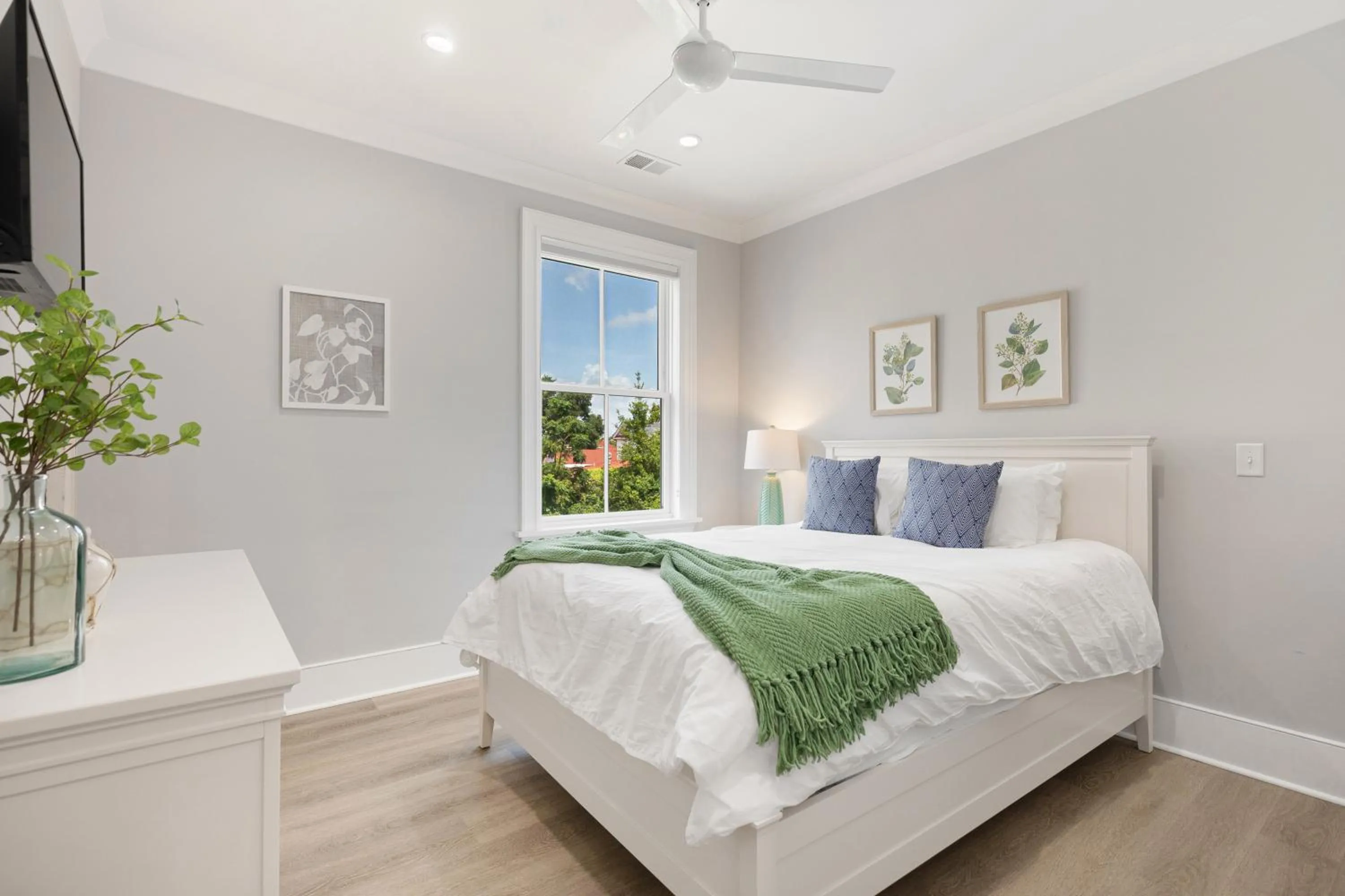 Bed in The Santee Suite at 122 Spring