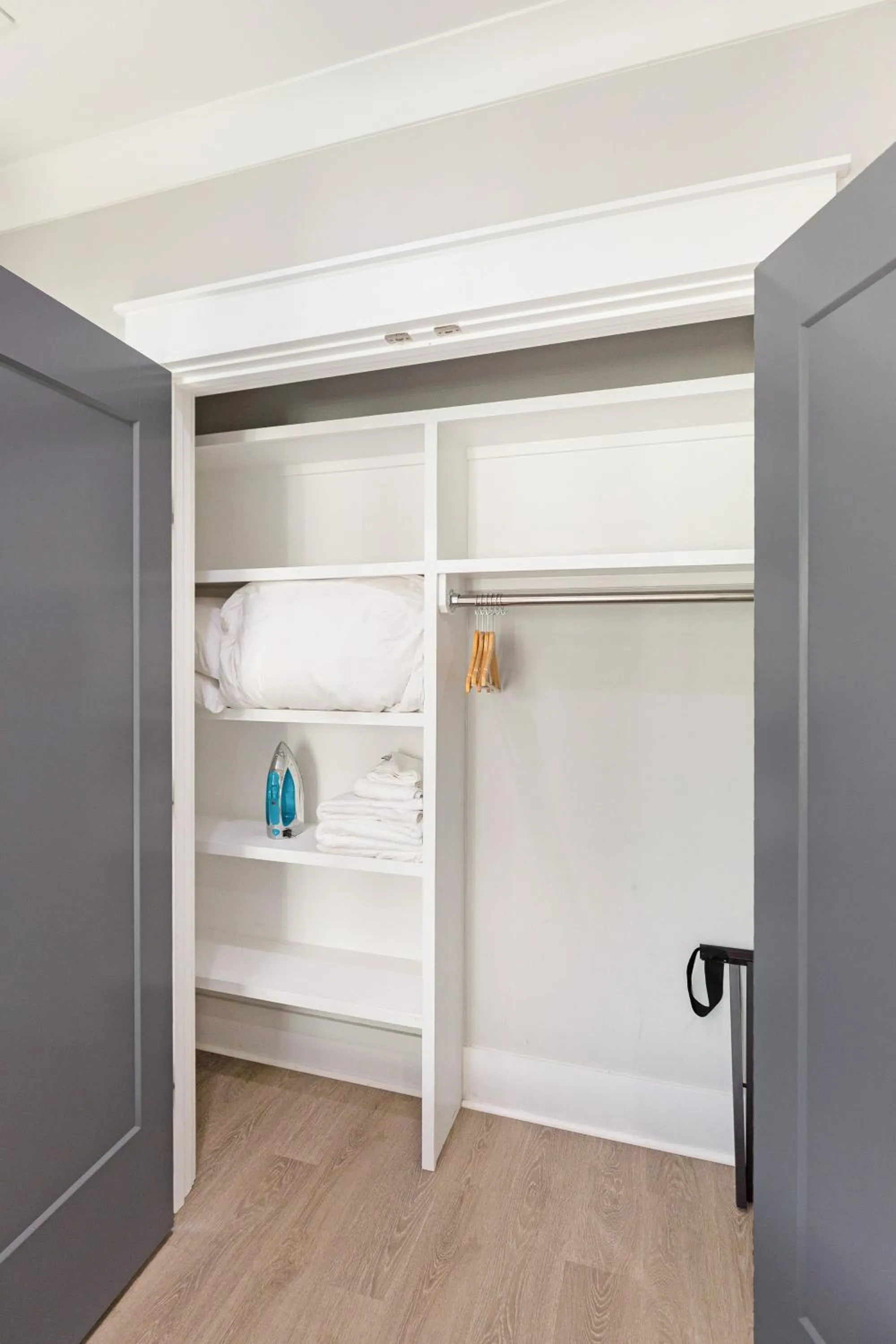 Bed in The Santee Suite at 122 Spring