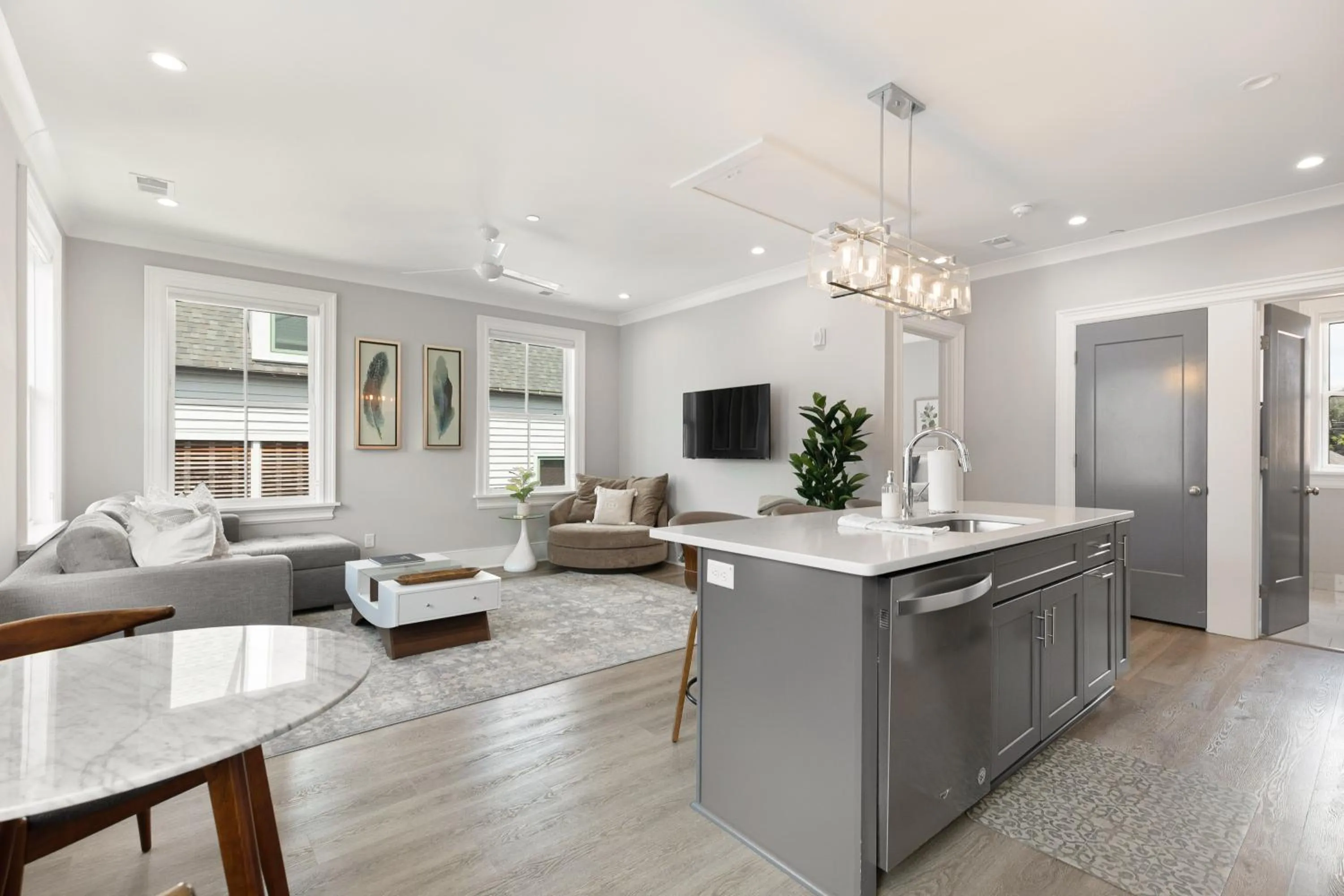 The Santee Suite at 122 Spring