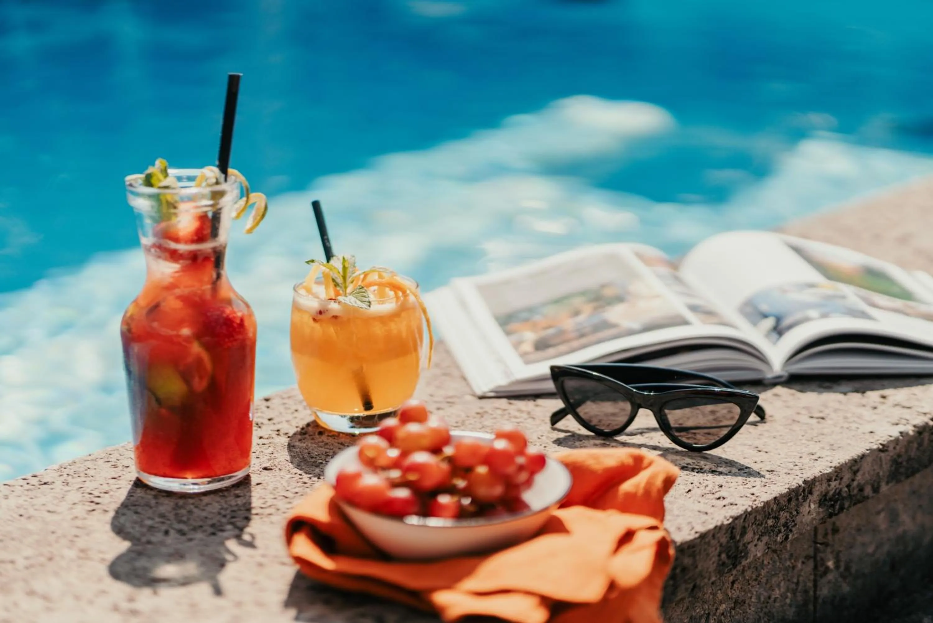 Swimming pool in Staudacherhof in Garmisch-Partenkirchen I Blick aufs Zugspitzmassiv I einzigartige Bayurvida Küche