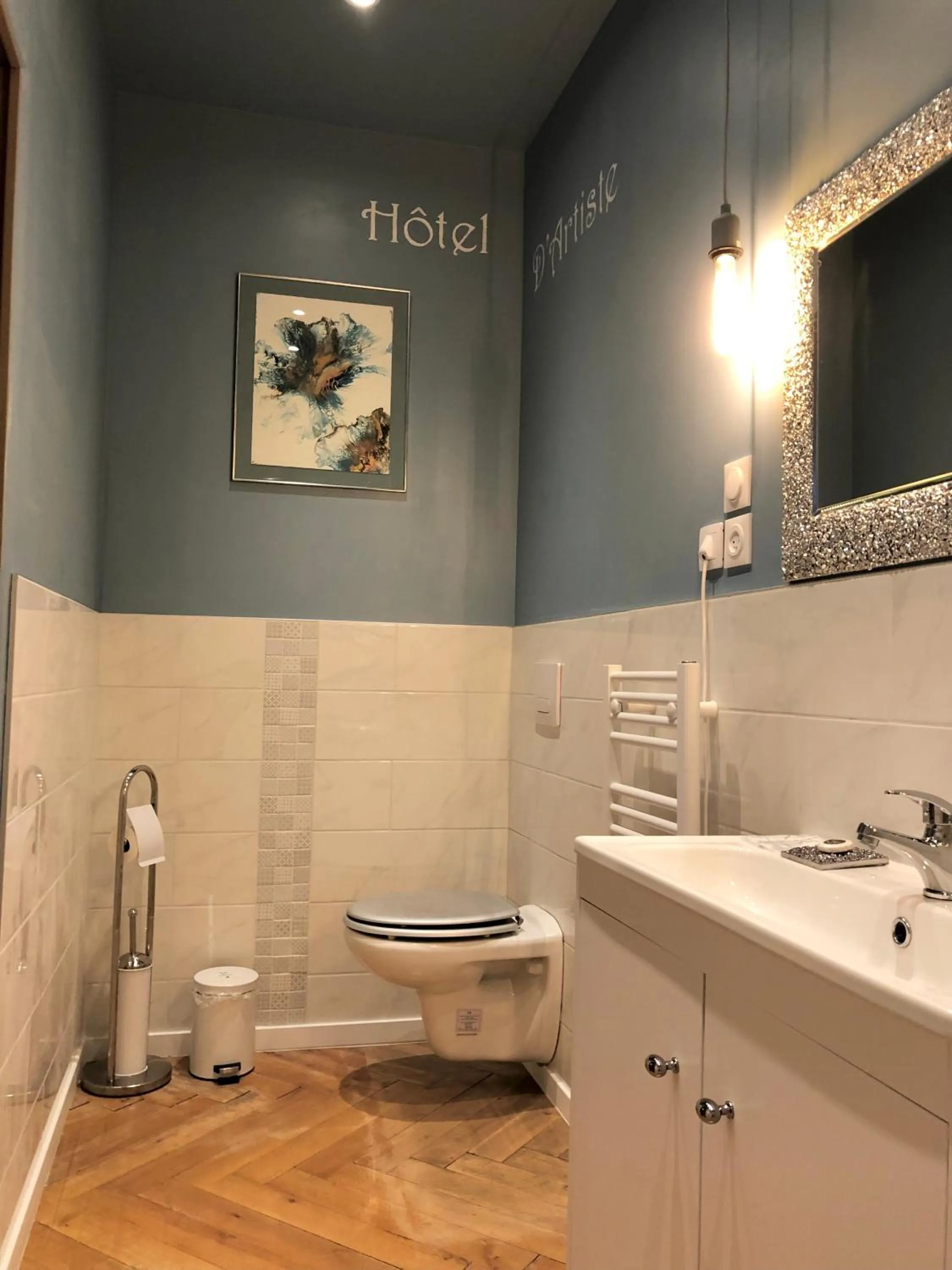Bathroom in Hôtel D’Artiste