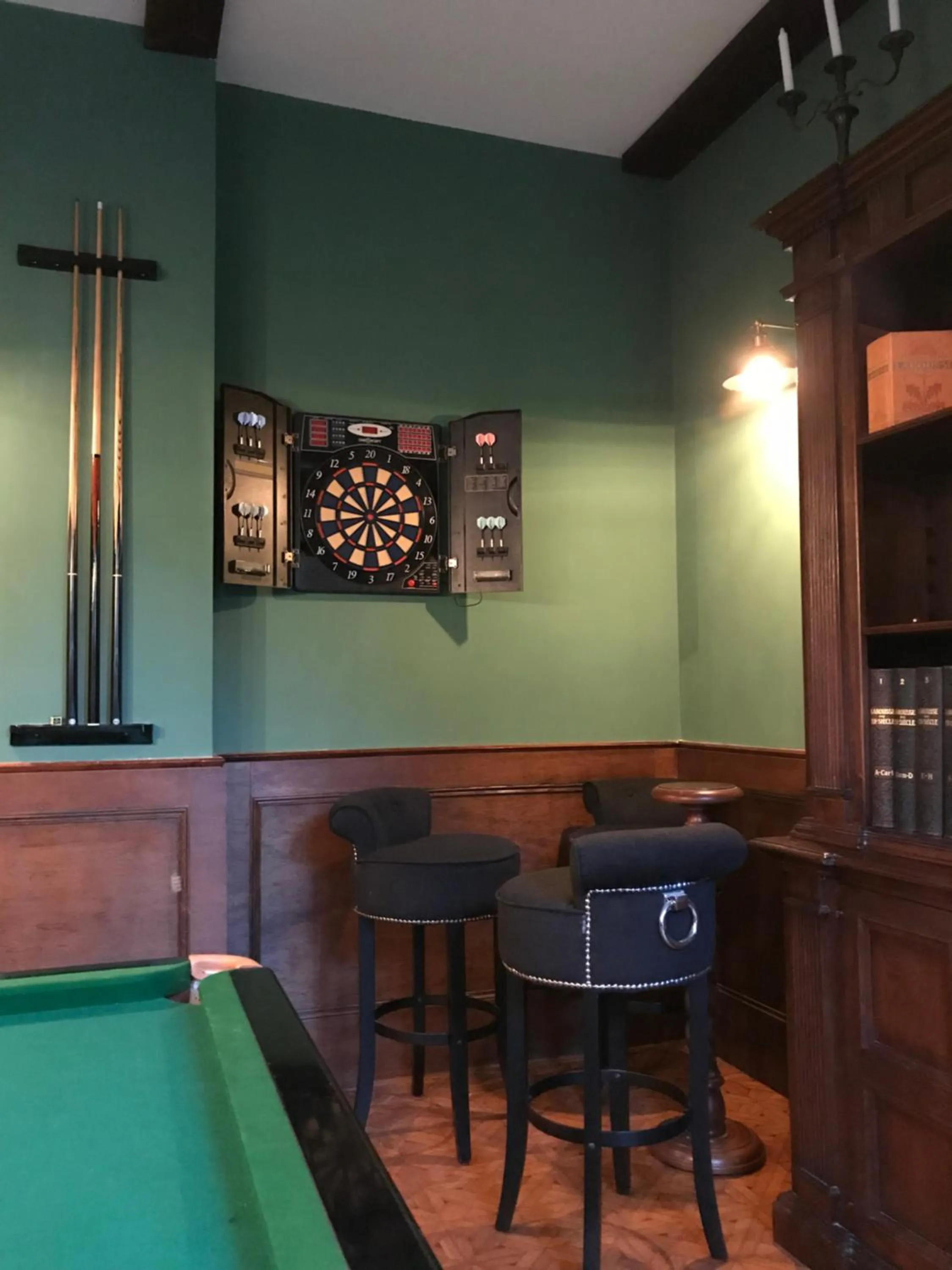 Billiard in Hôtel D’Artiste