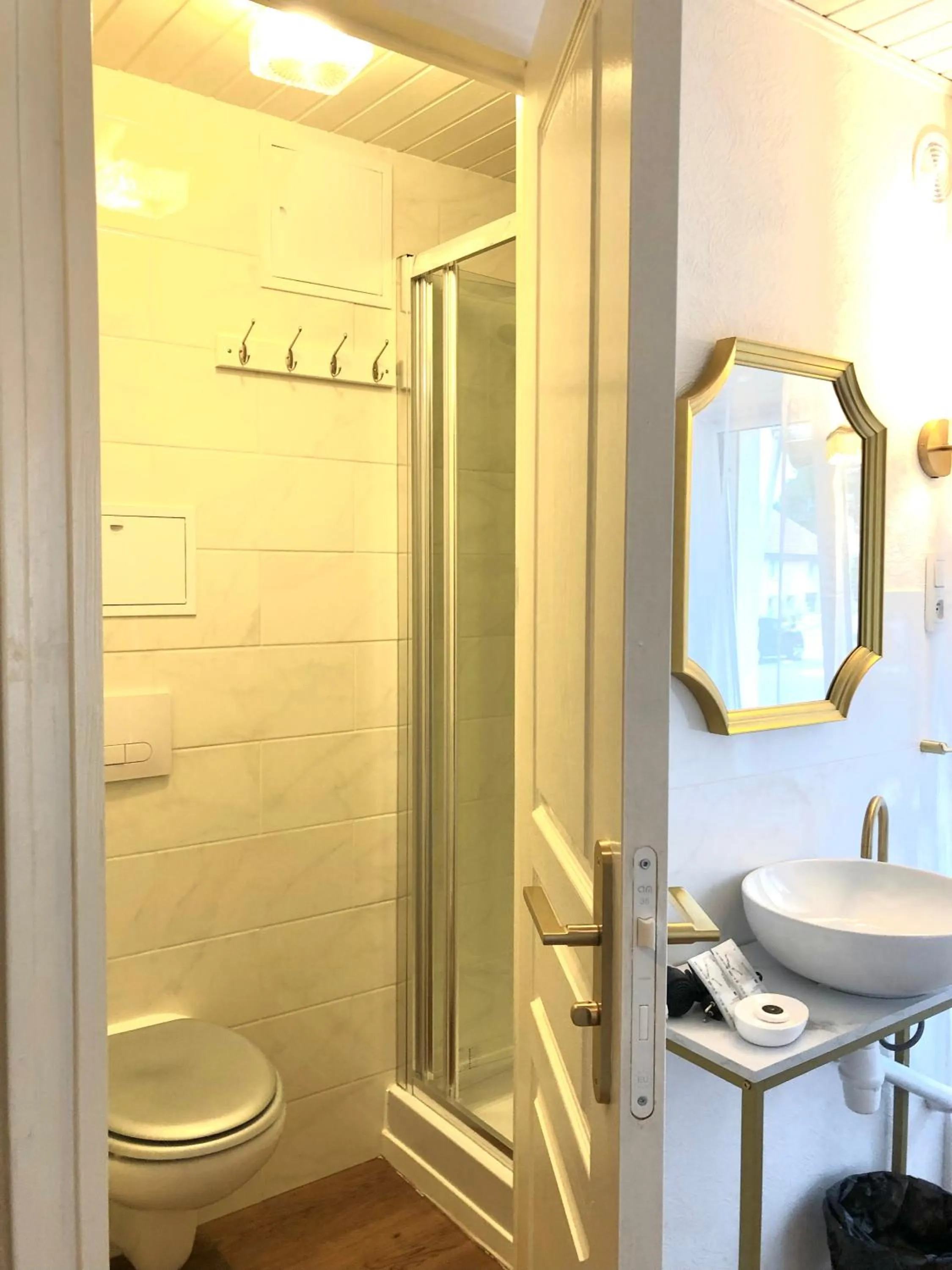 Bathroom in Hôtel D’Artiste