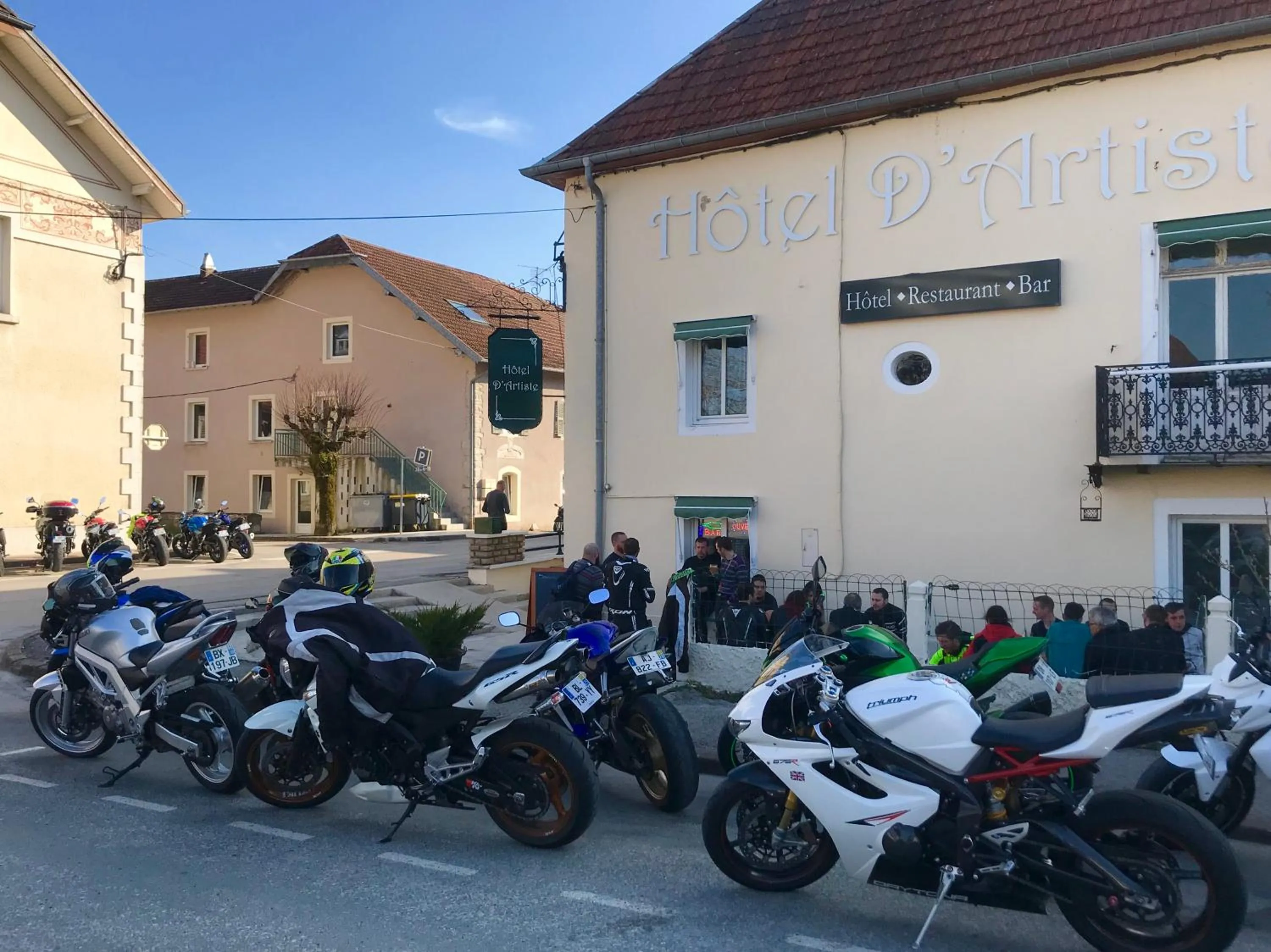 Facade/entrance in Hôtel D’Artiste