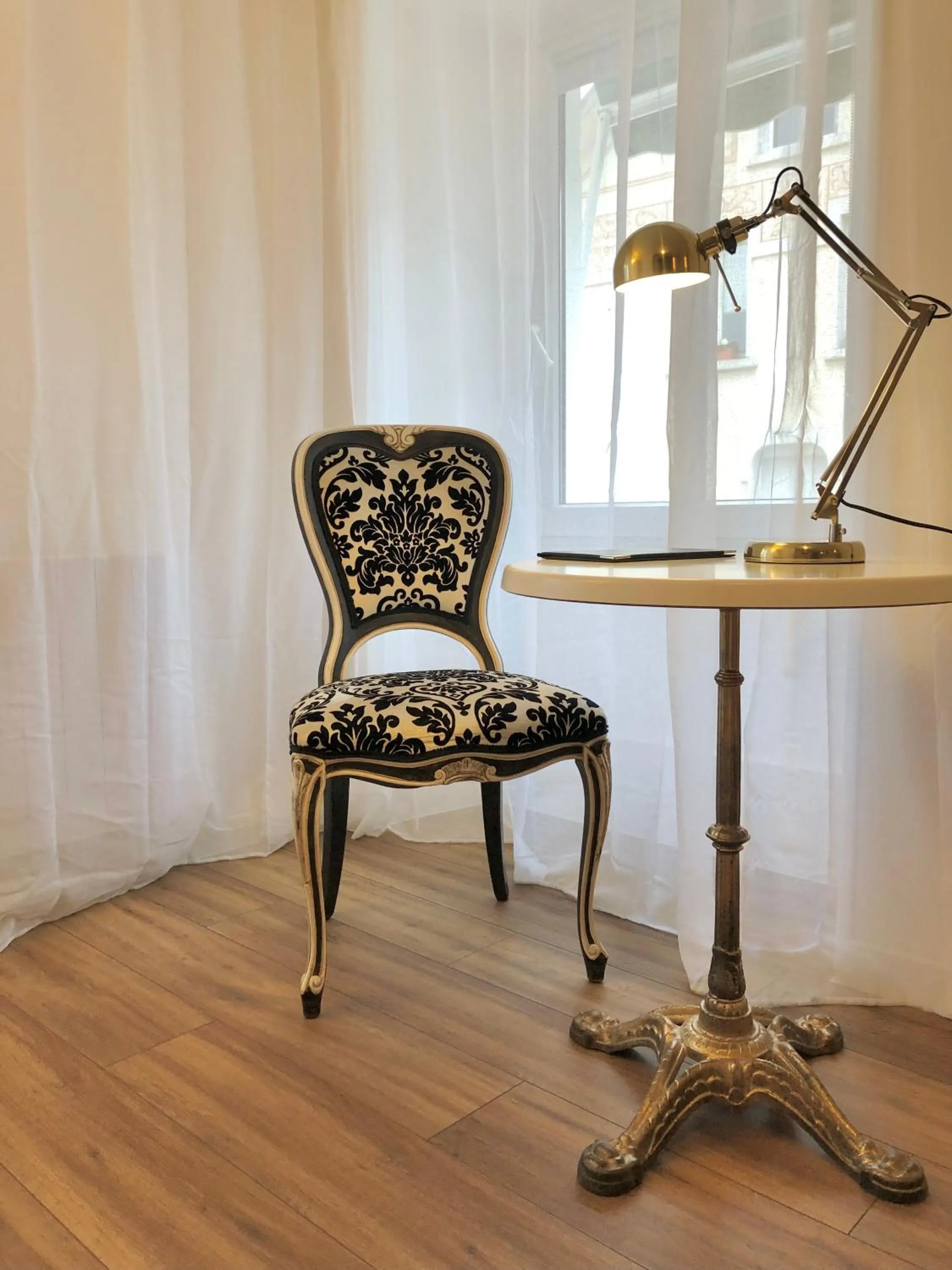 Seating area in Hôtel D’Artiste