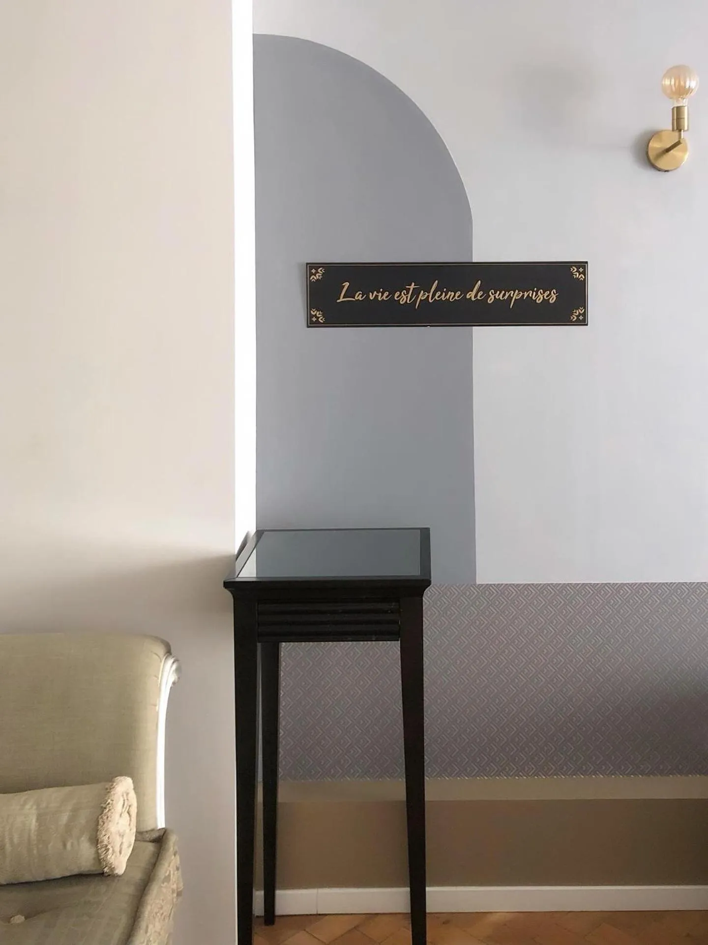 Seating area in Hôtel D’Artiste