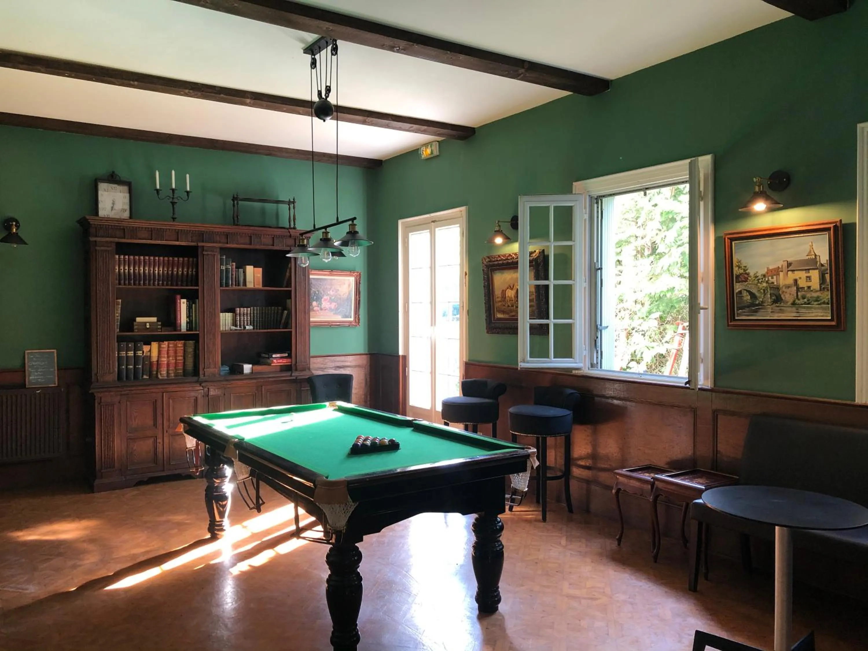 Billiard in Hôtel D’Artiste