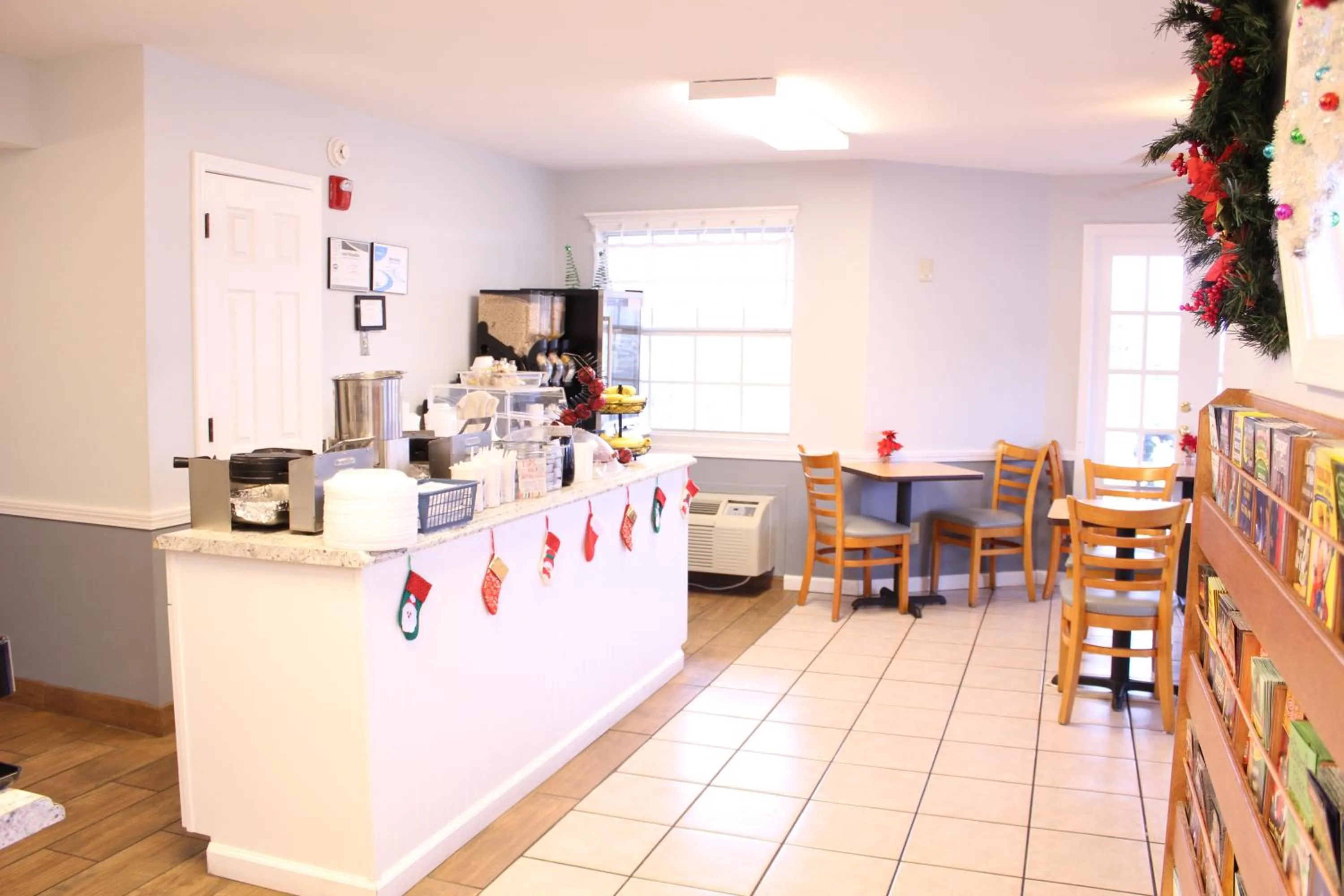 Breakfast in Gazebo Inn