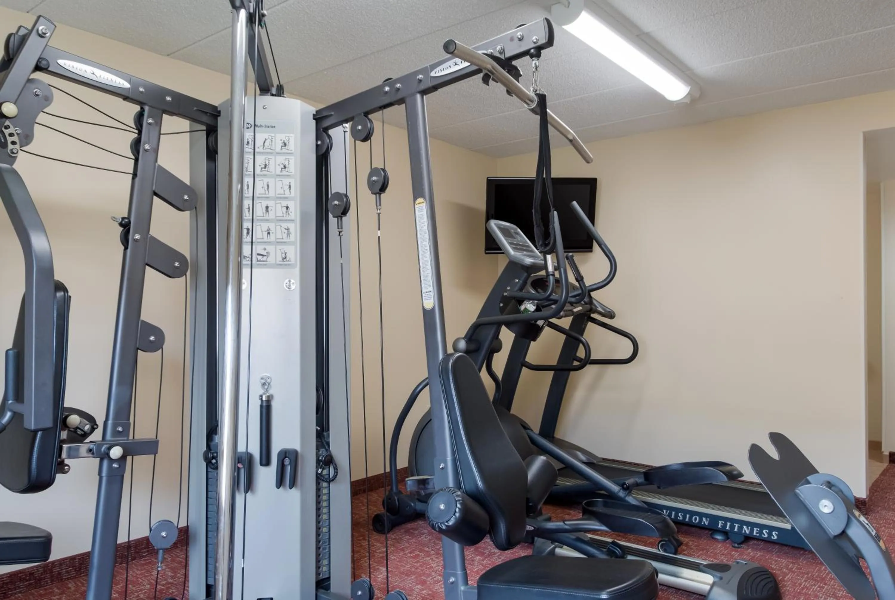 Fitness centre/facilities in All Seasons Inn & Suites Smithfield Providence