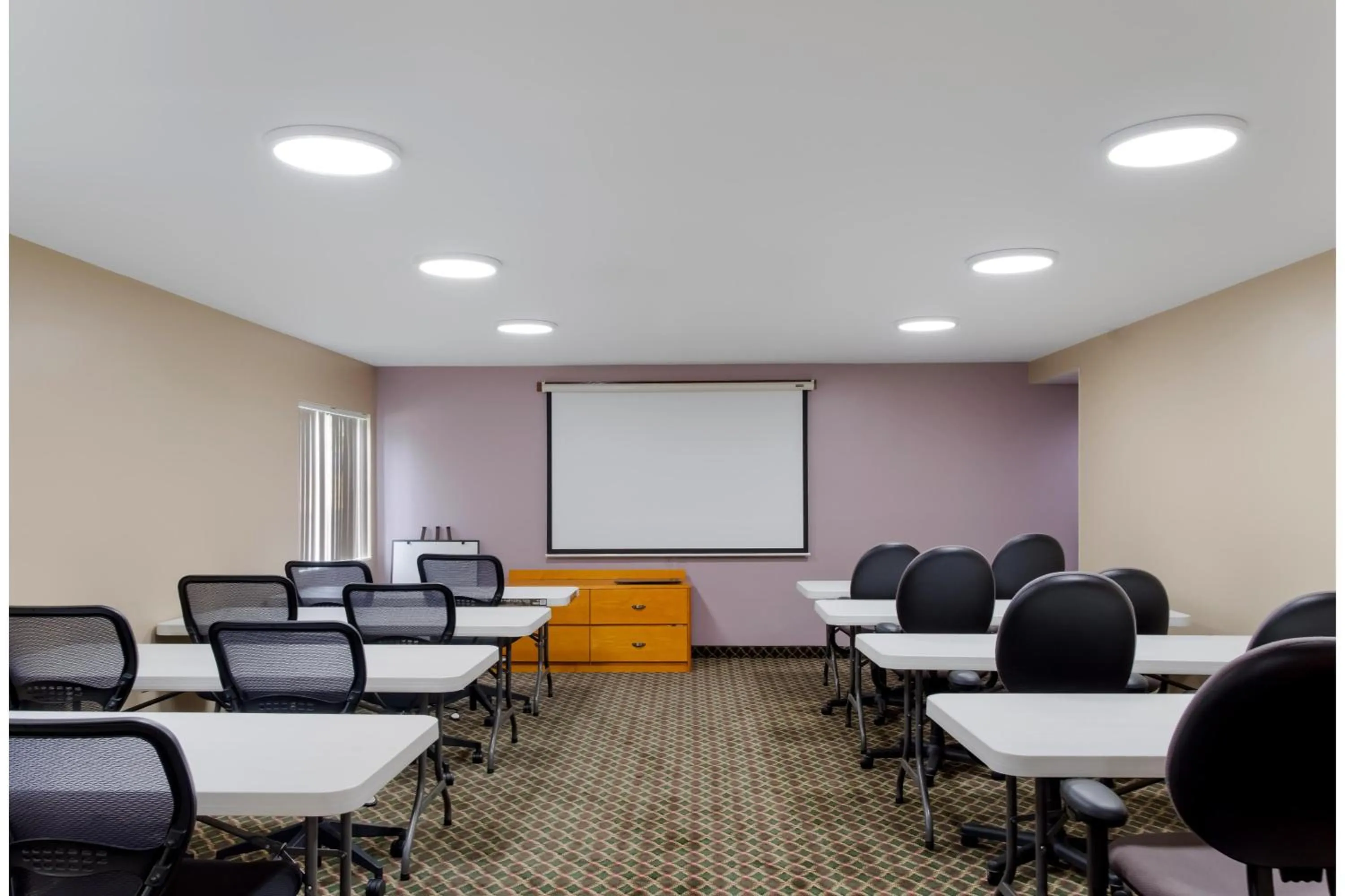 Meeting/conference room in All Seasons Inn & Suites Smithfield Providence