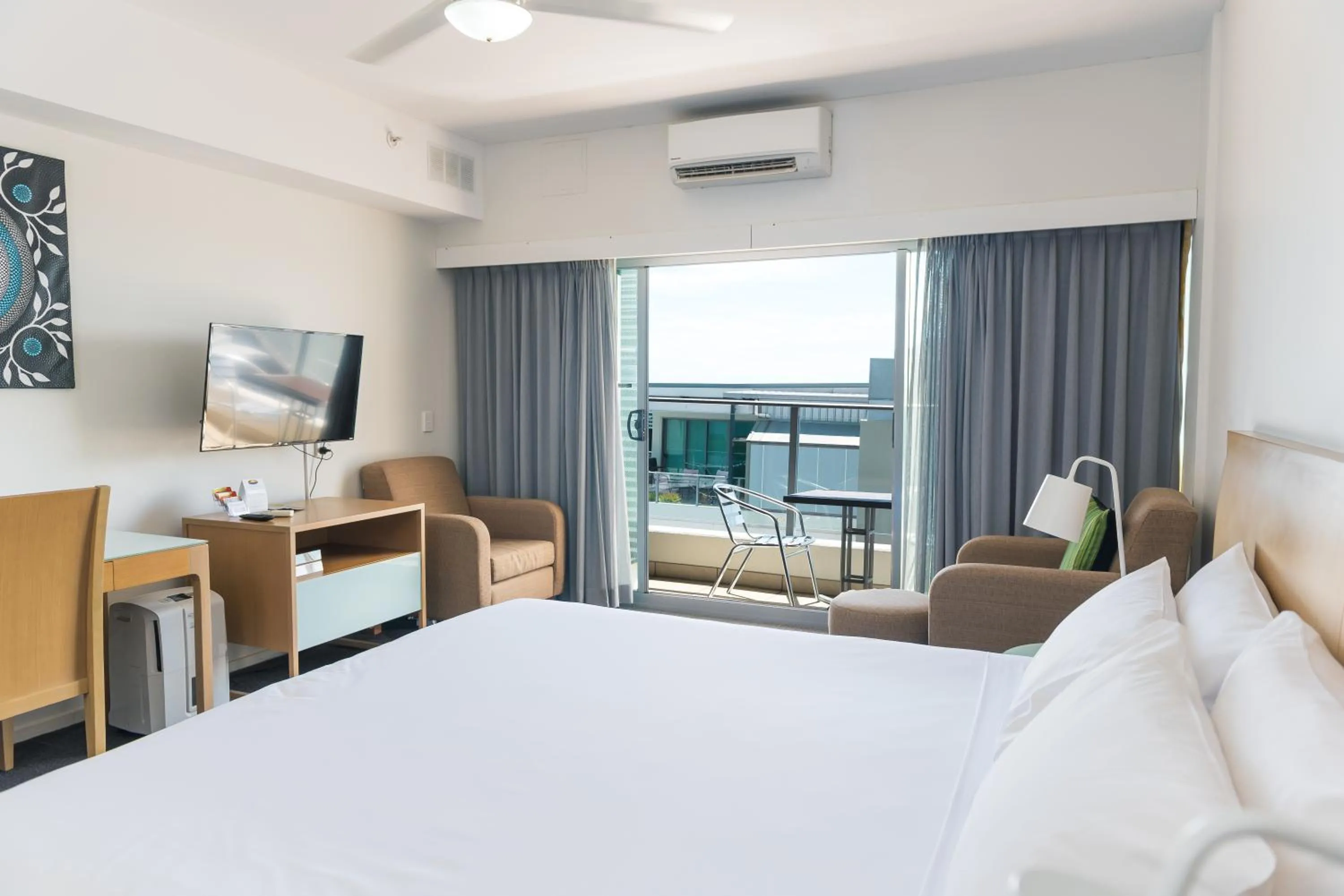 Bed in Darwin Harbour Suites