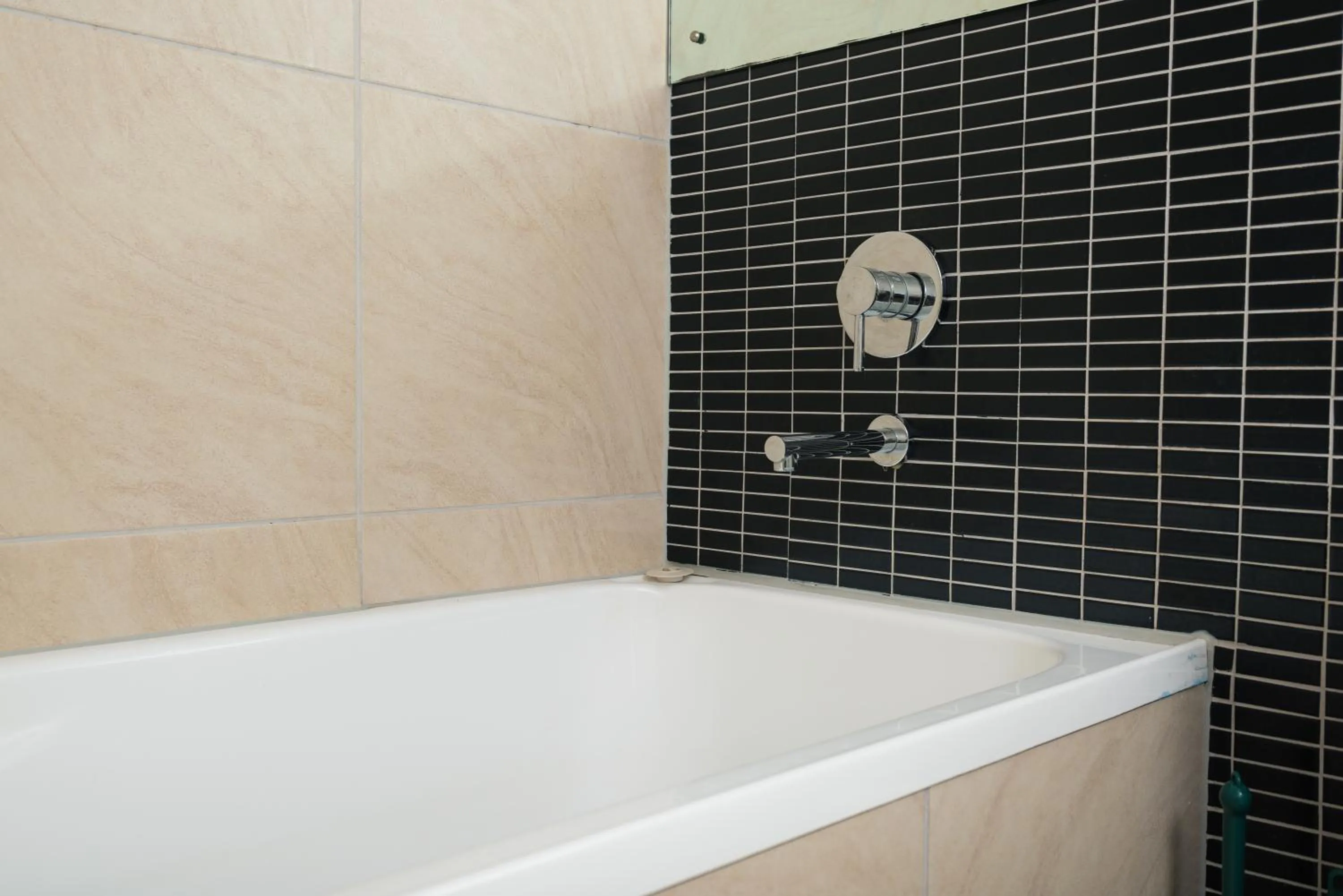 Bath in Darwin Harbour Suites