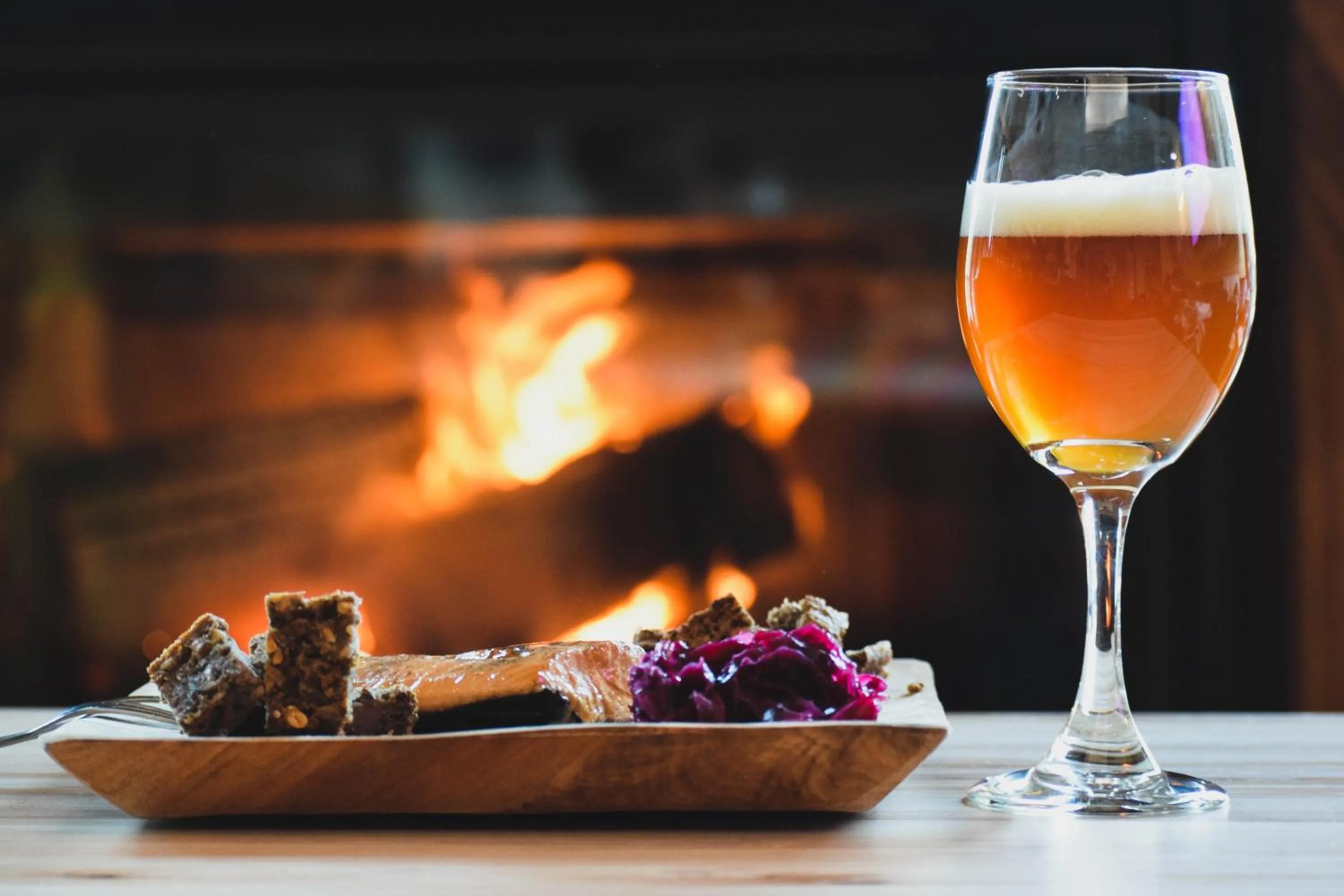 Restaurant/places to eat in NI-NEWEN Hotel & Lodge