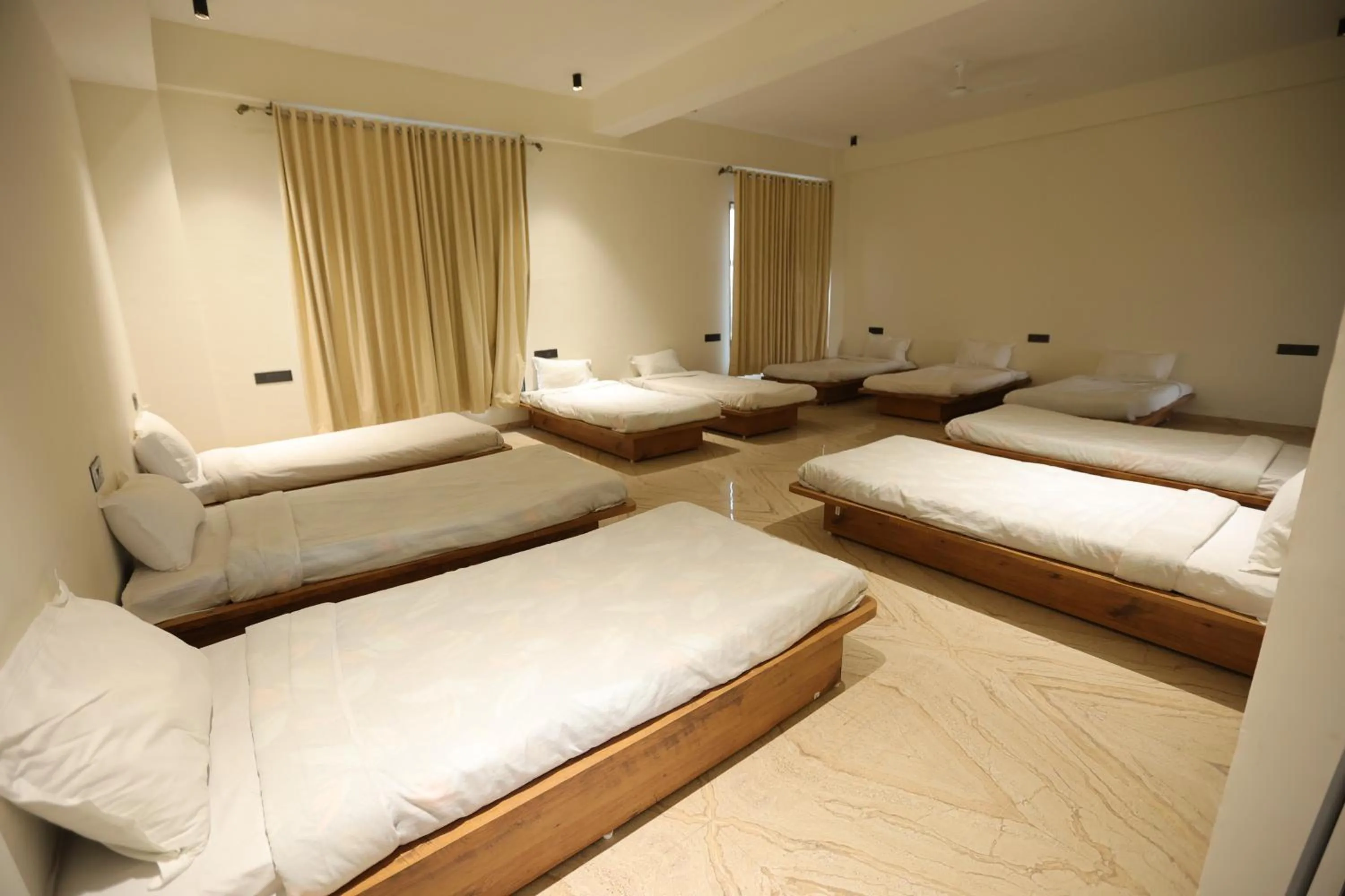 Photo of the whole room, Bed in The Heritage Conventions