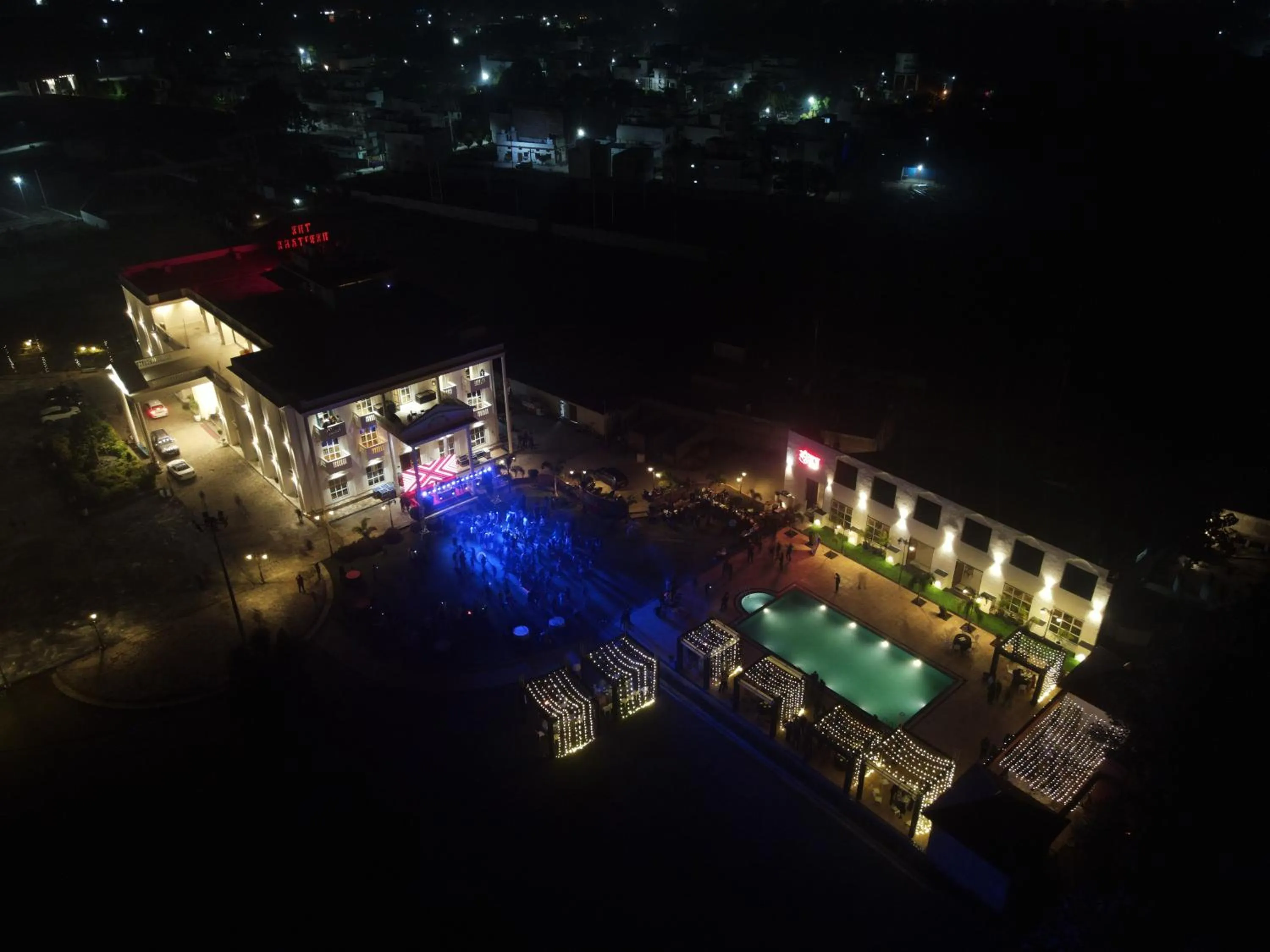 Swimming pool in The Heritage Conventions