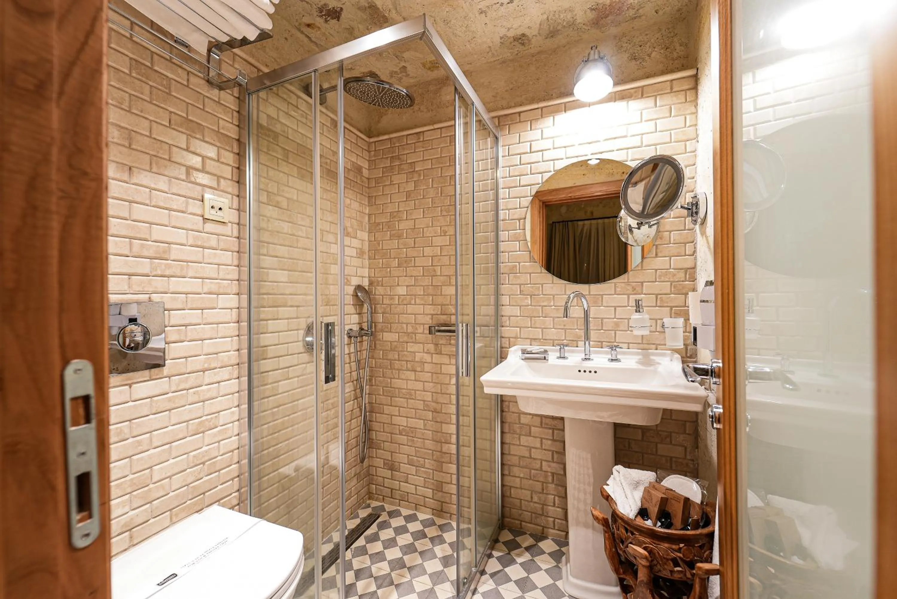 Shower in Sedirli Konak Hotel