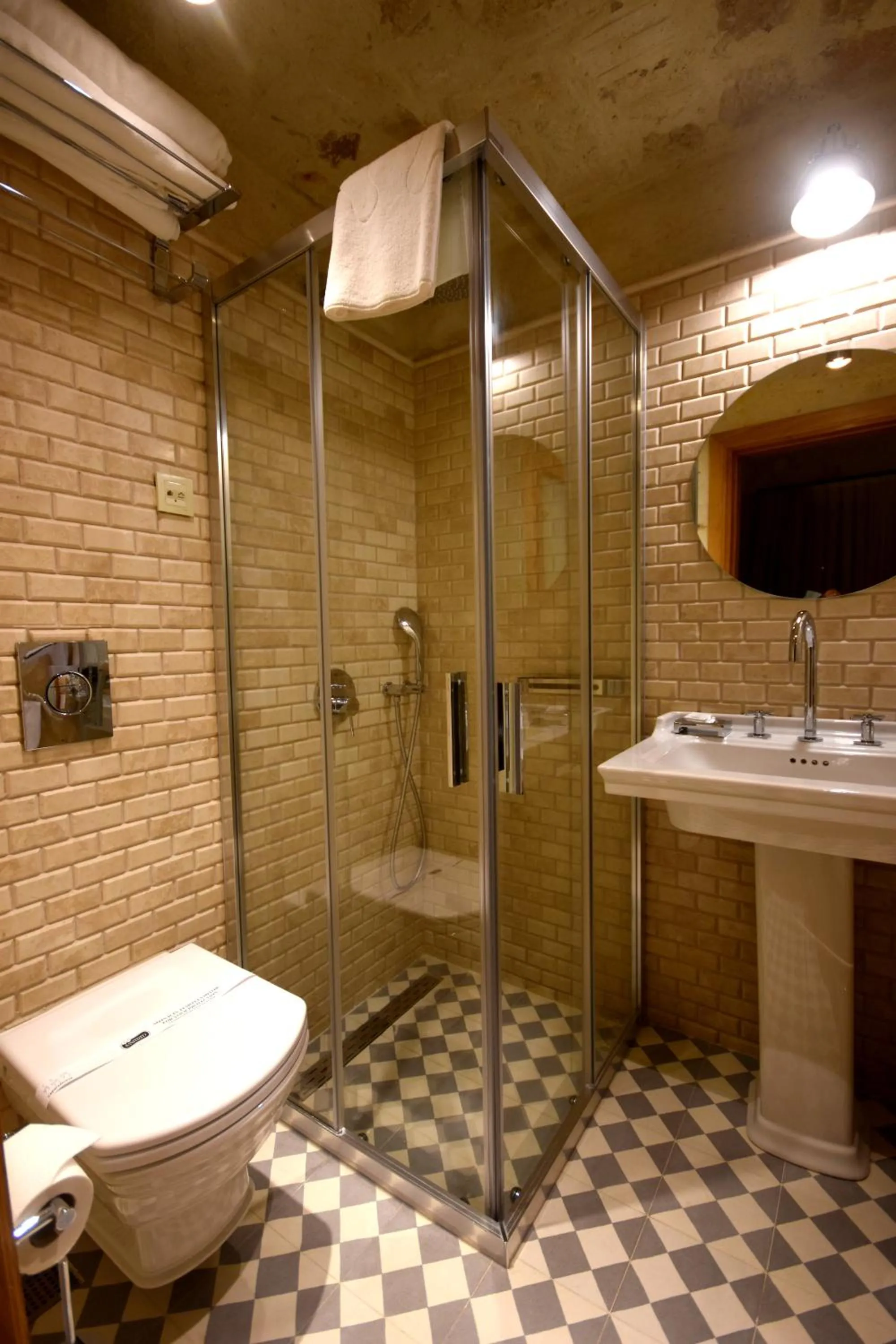 Shower in Sedirli Konak Hotel