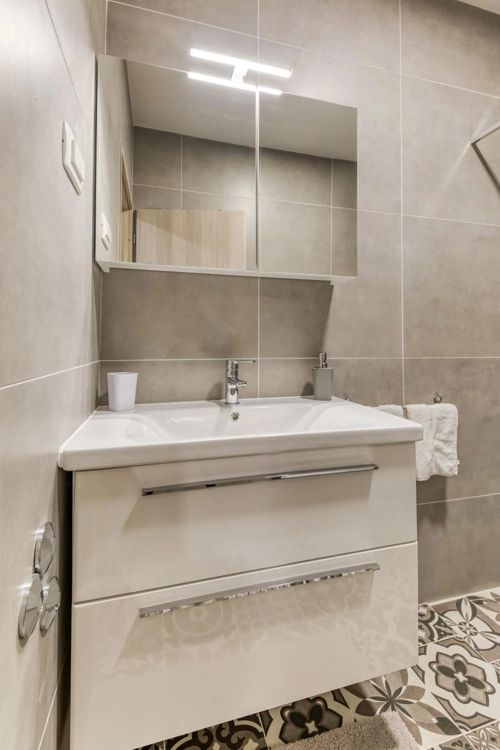 Bathroom in Apartmani Leptir