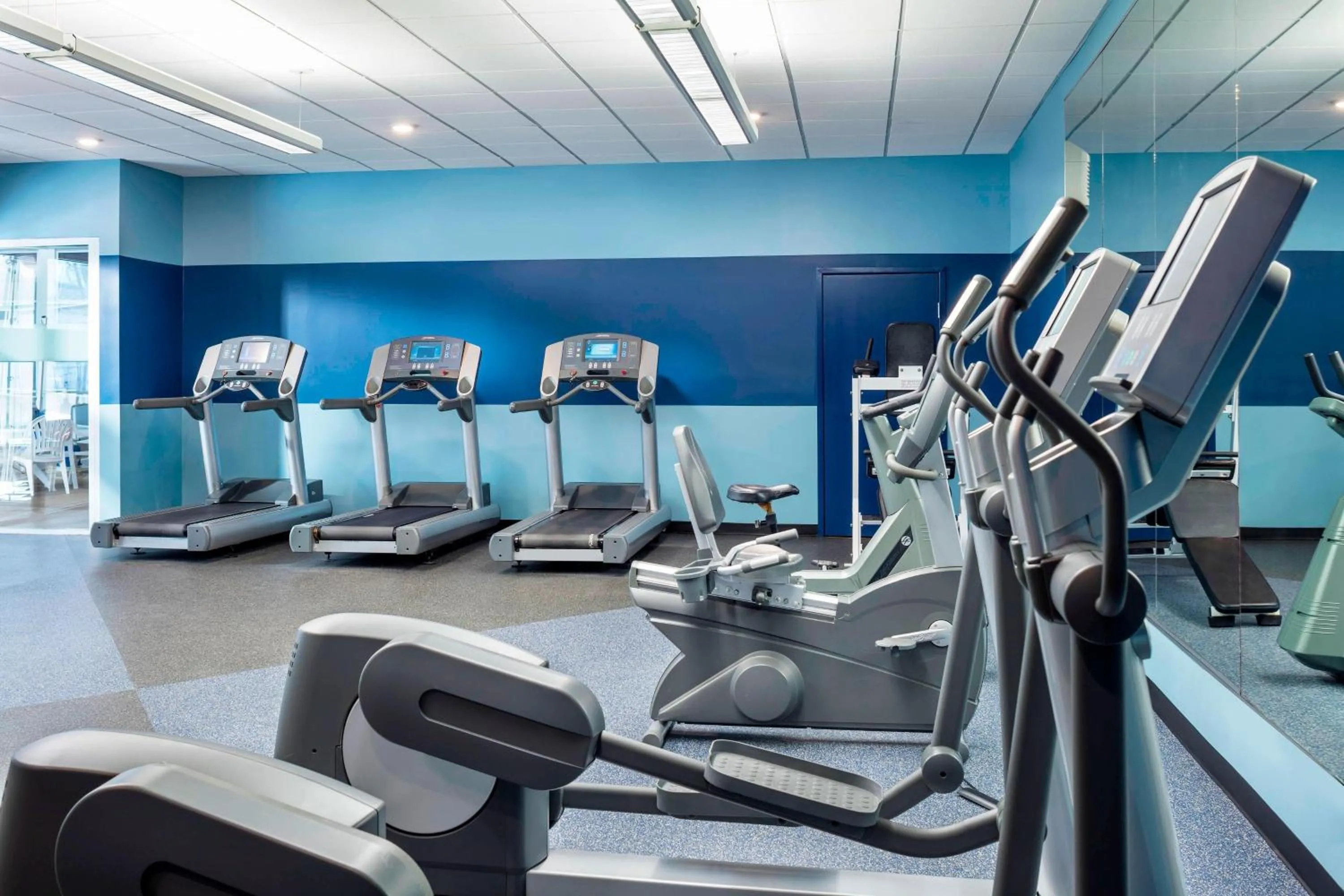 Fitness centre/facilities in Four Points by Sheraton Chicago O'Hare