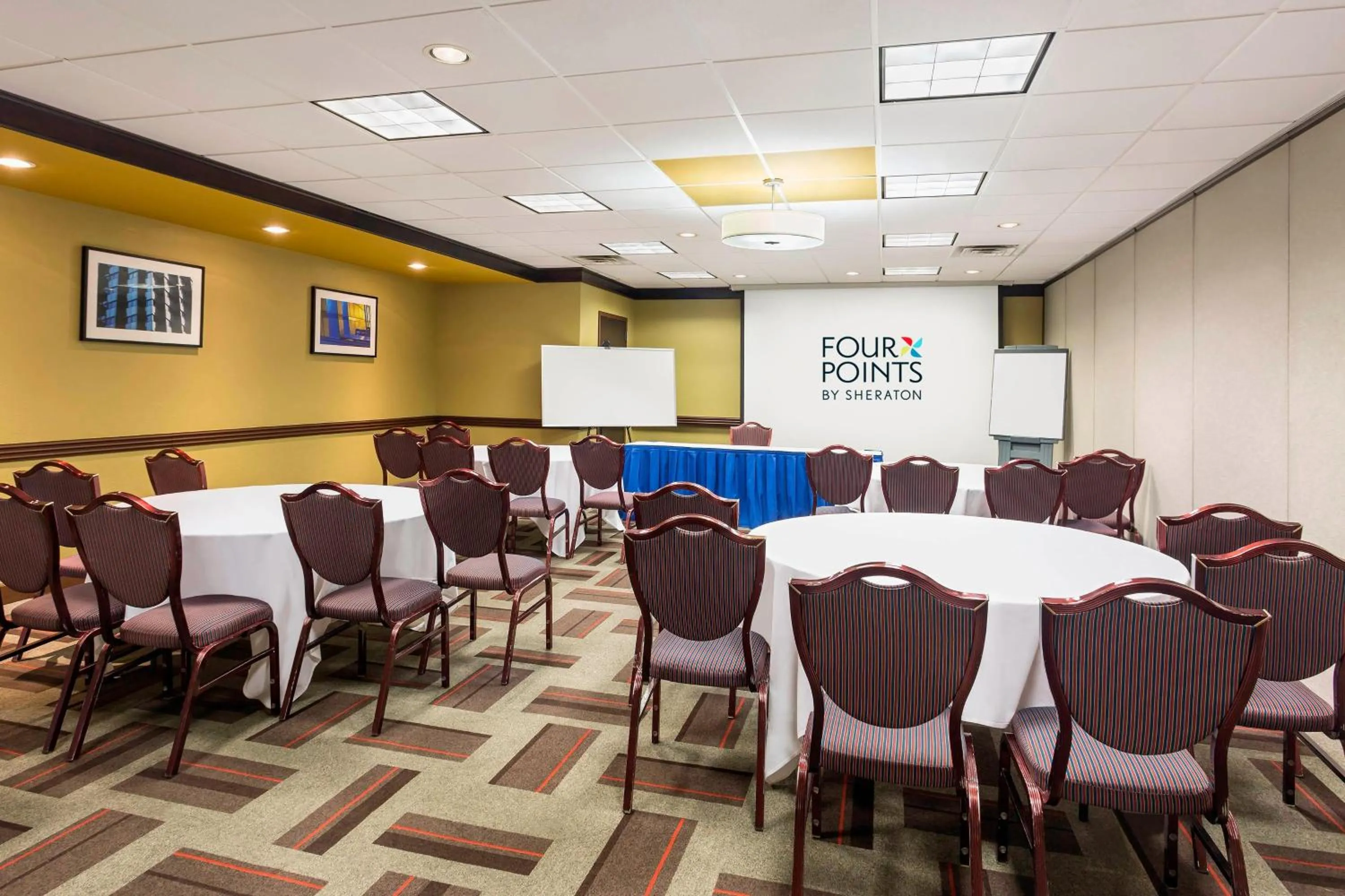 Meeting/conference room in Four Points by Sheraton Chicago O'Hare
