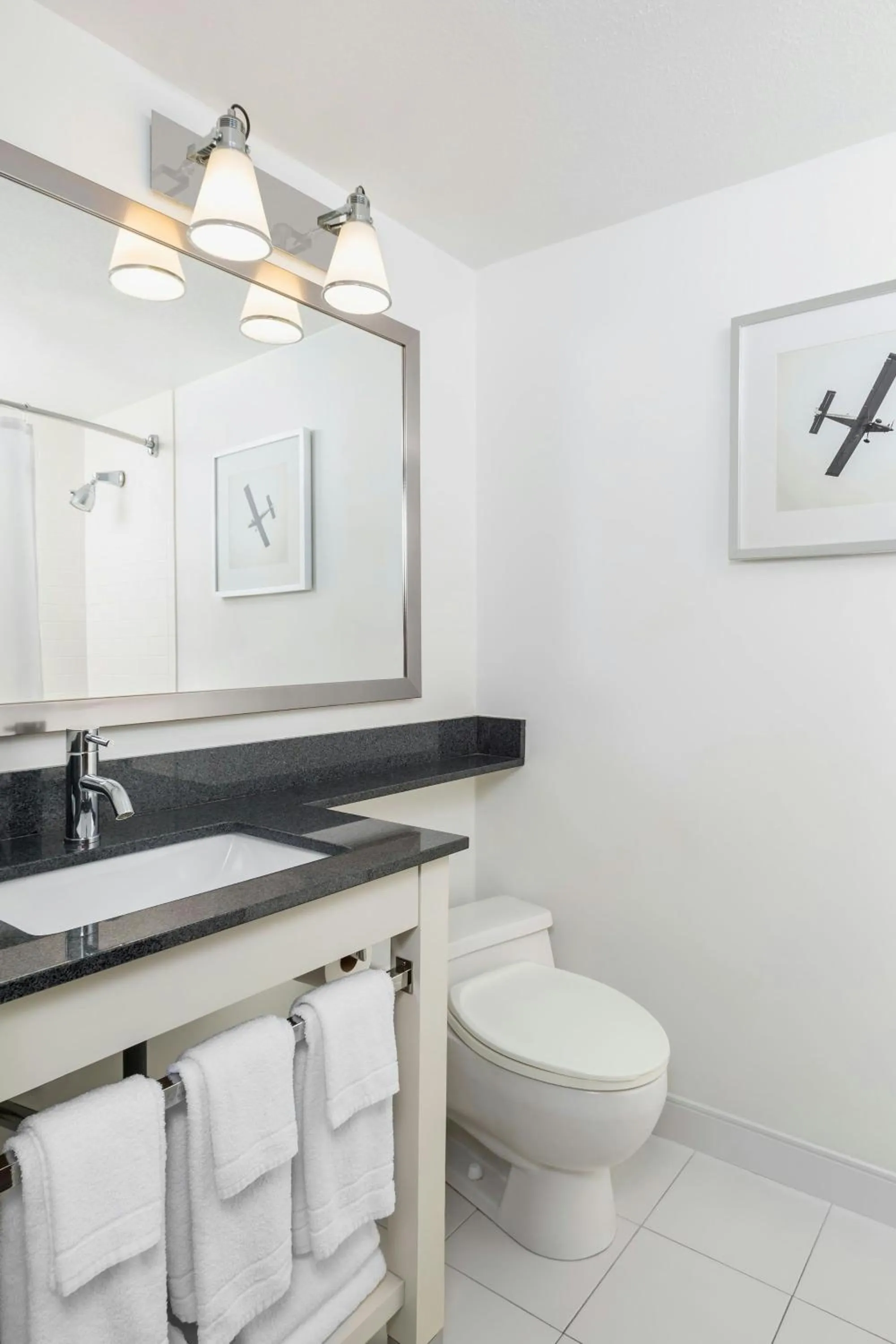 Bathroom in Four Points by Sheraton Chicago O'Hare