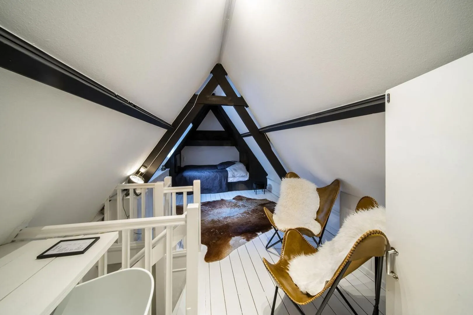 Bed in Hush Bed & Breakfast