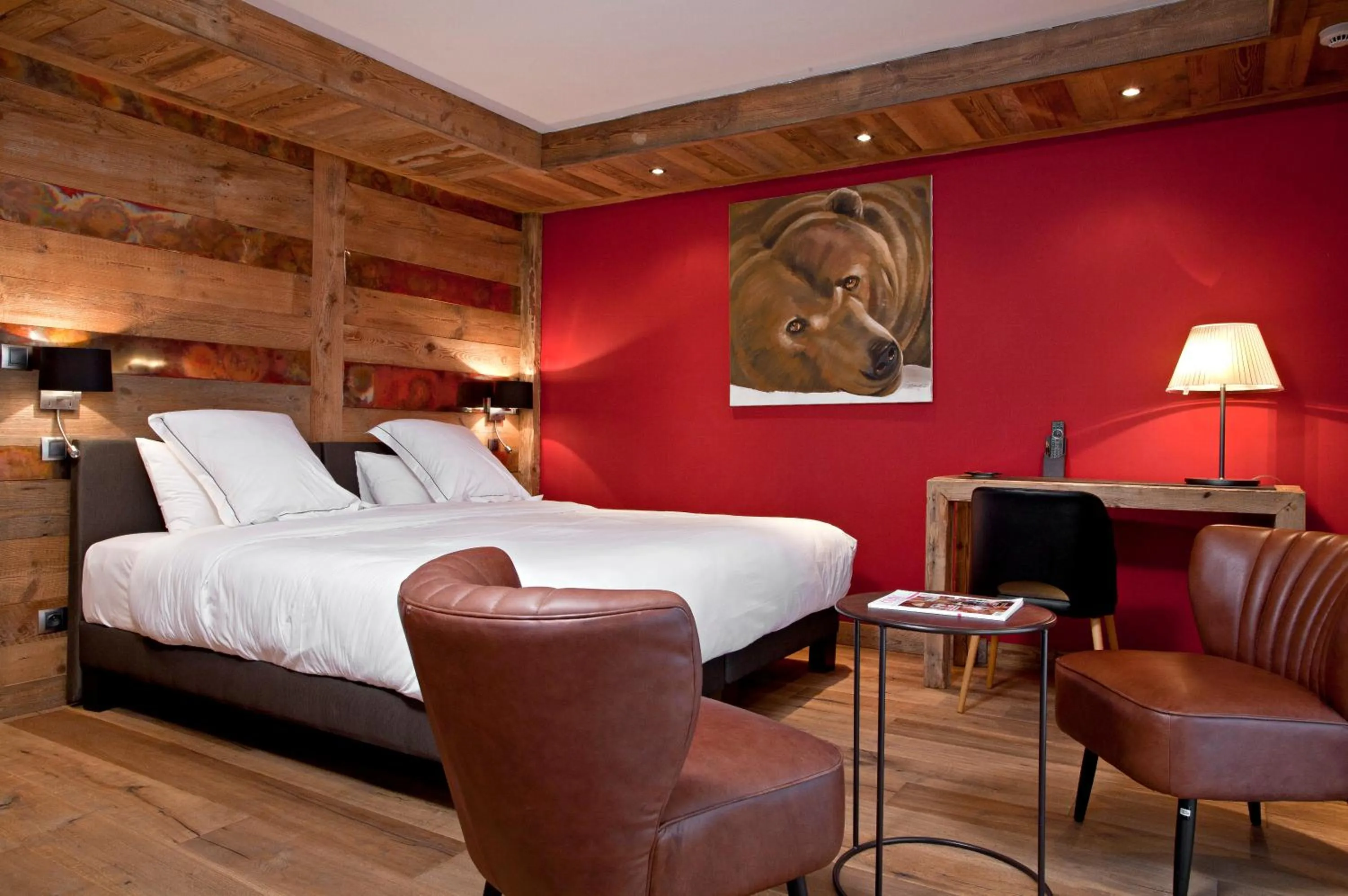 Photo of the whole room, Bed in Chalet-Hôtel La Marmotte, La Tapiaz & SPA, The Originals Relais