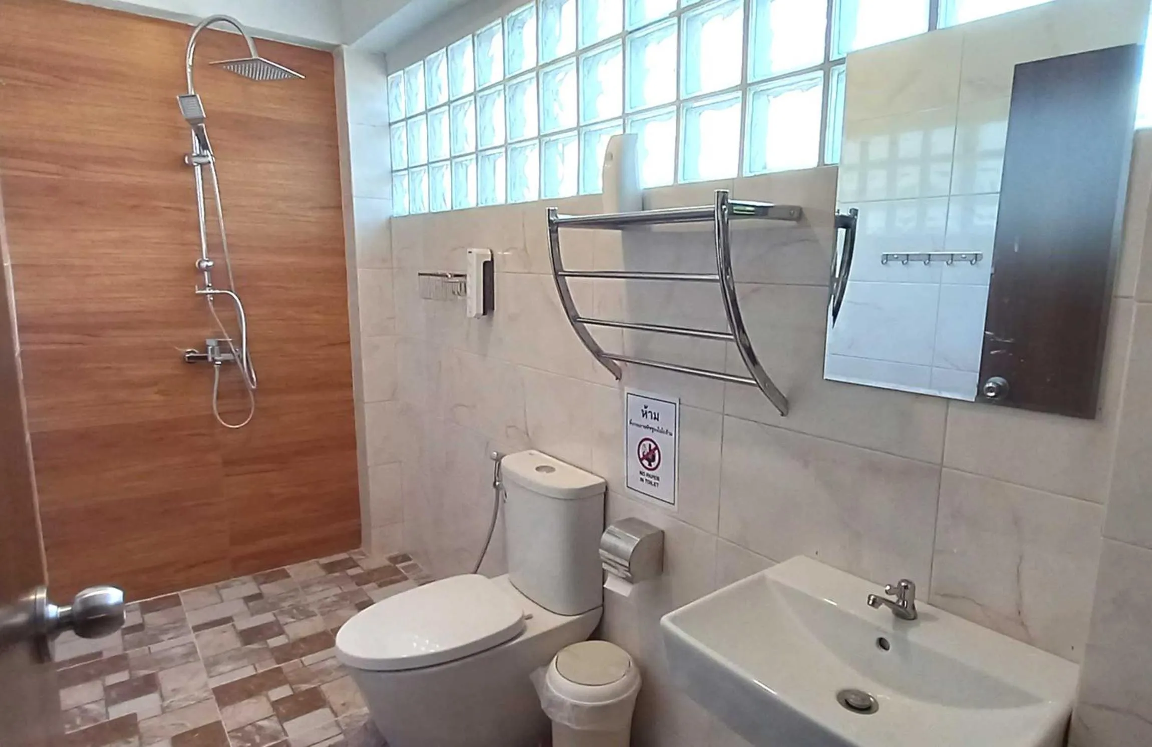 Bathroom in Bua Daeng Homestay Resort
