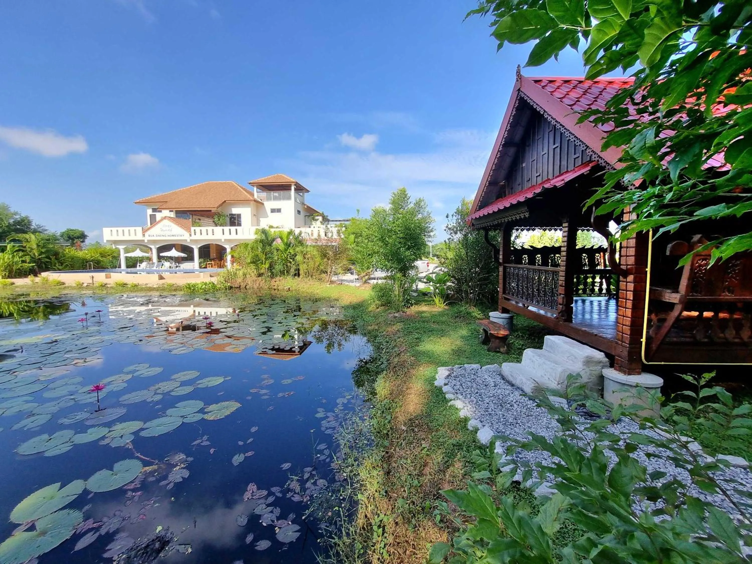 Garden view in Bua Daeng Homestay Resort