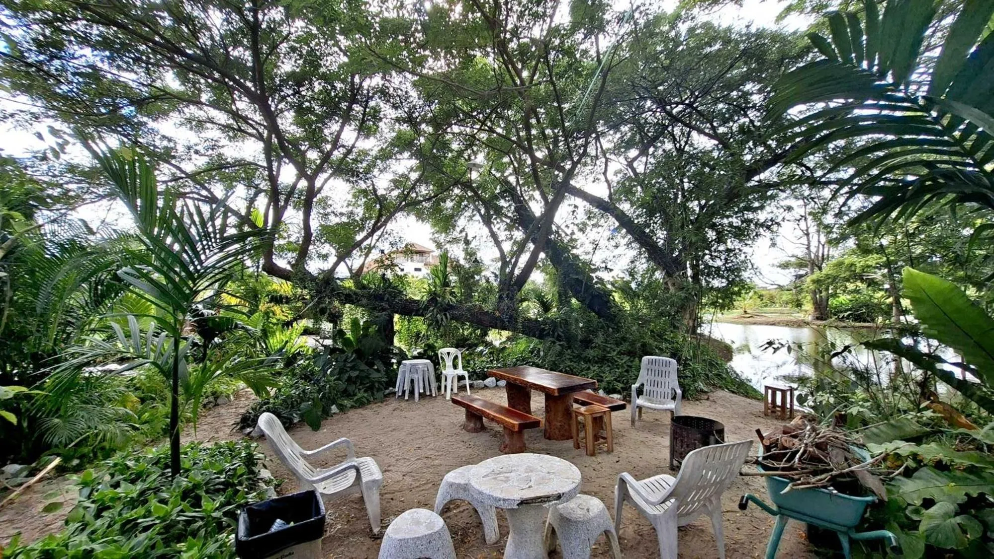 Garden in Bua Daeng Homestay Resort