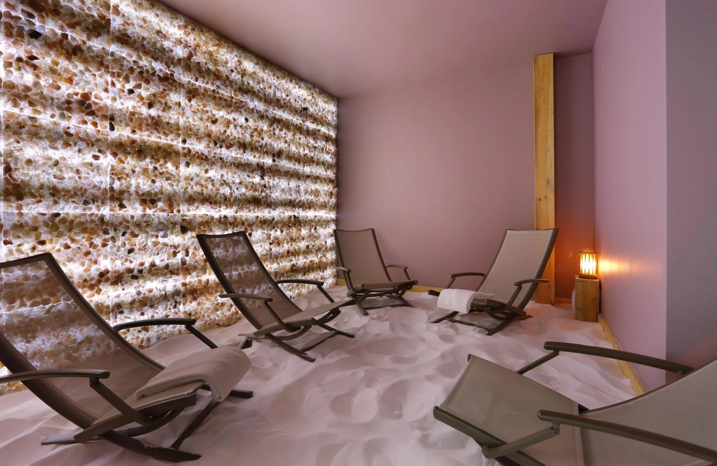 Spa and wellness centre/facilities in The Originals City, Hôtel Les Thermes de l'Avenue, Dax