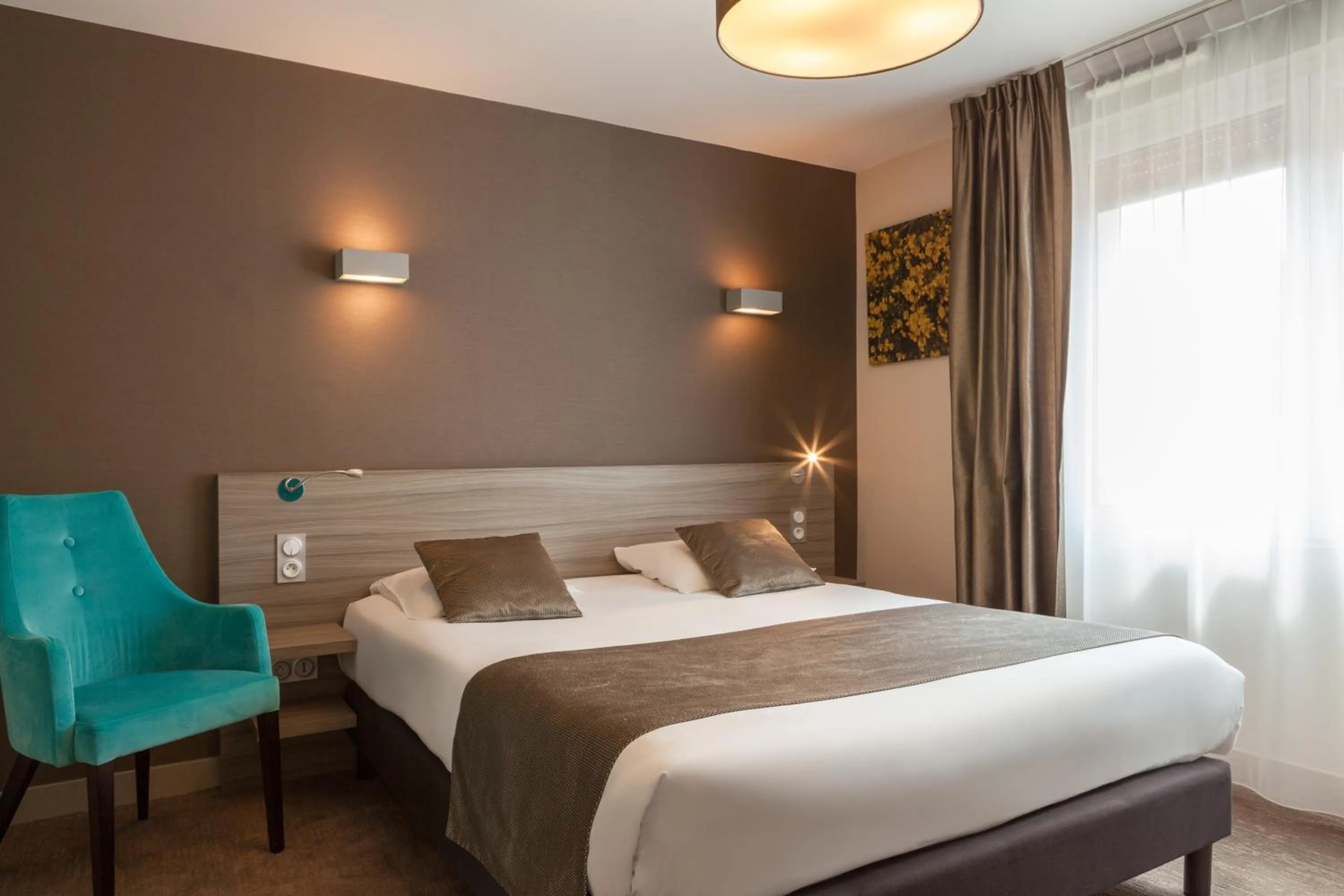 Bed in The Originals City, Hôtel Les Thermes de l'Avenue, Dax