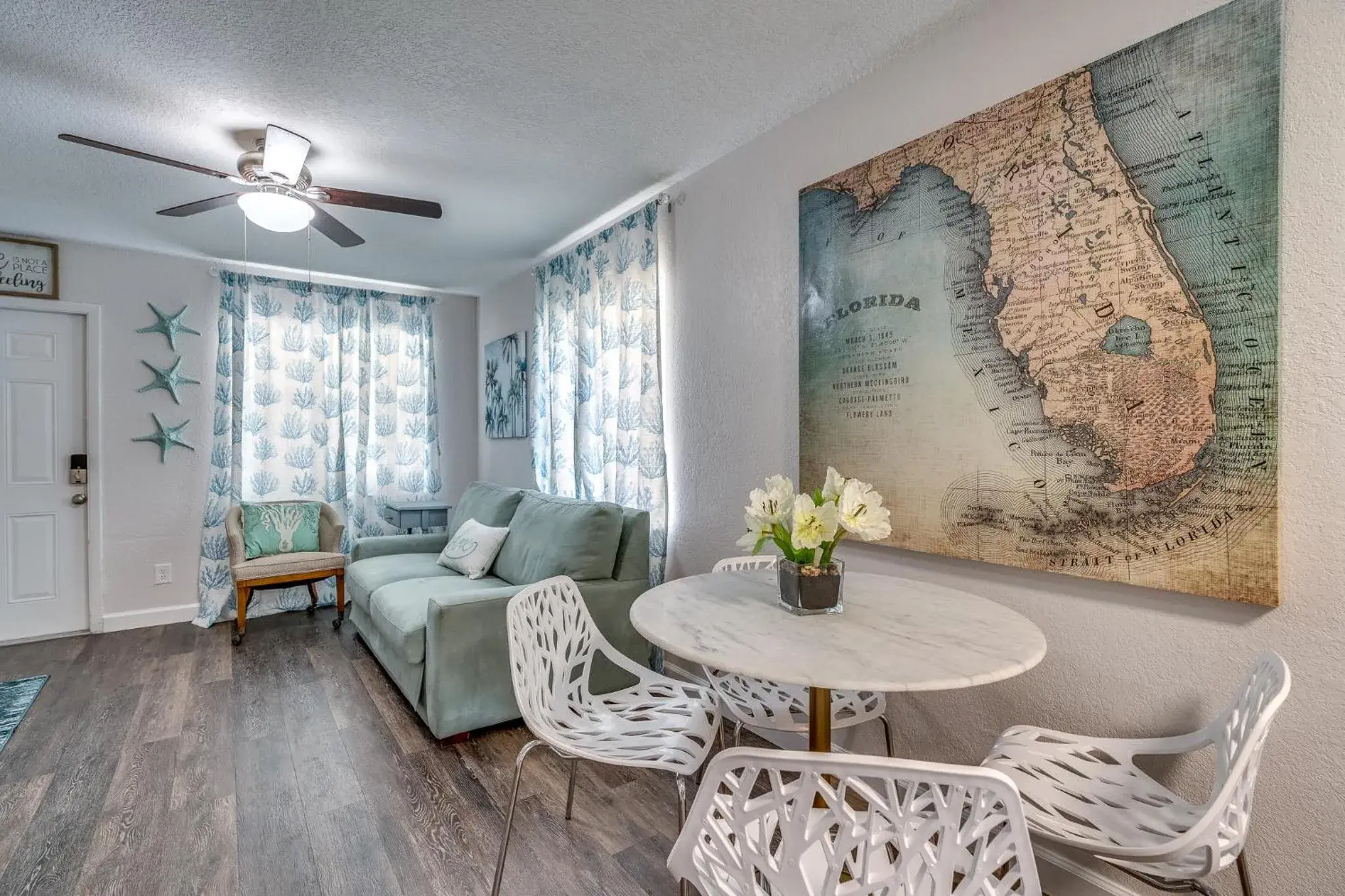 Cortez Gardens Cottage 11, Renovated, Close to Beach, 3-Bed, 2 Bath 10 people Cortez Gardens Cottage 11, Renovated, Close to Beach, 3-Bed, 2 Bath 10 people