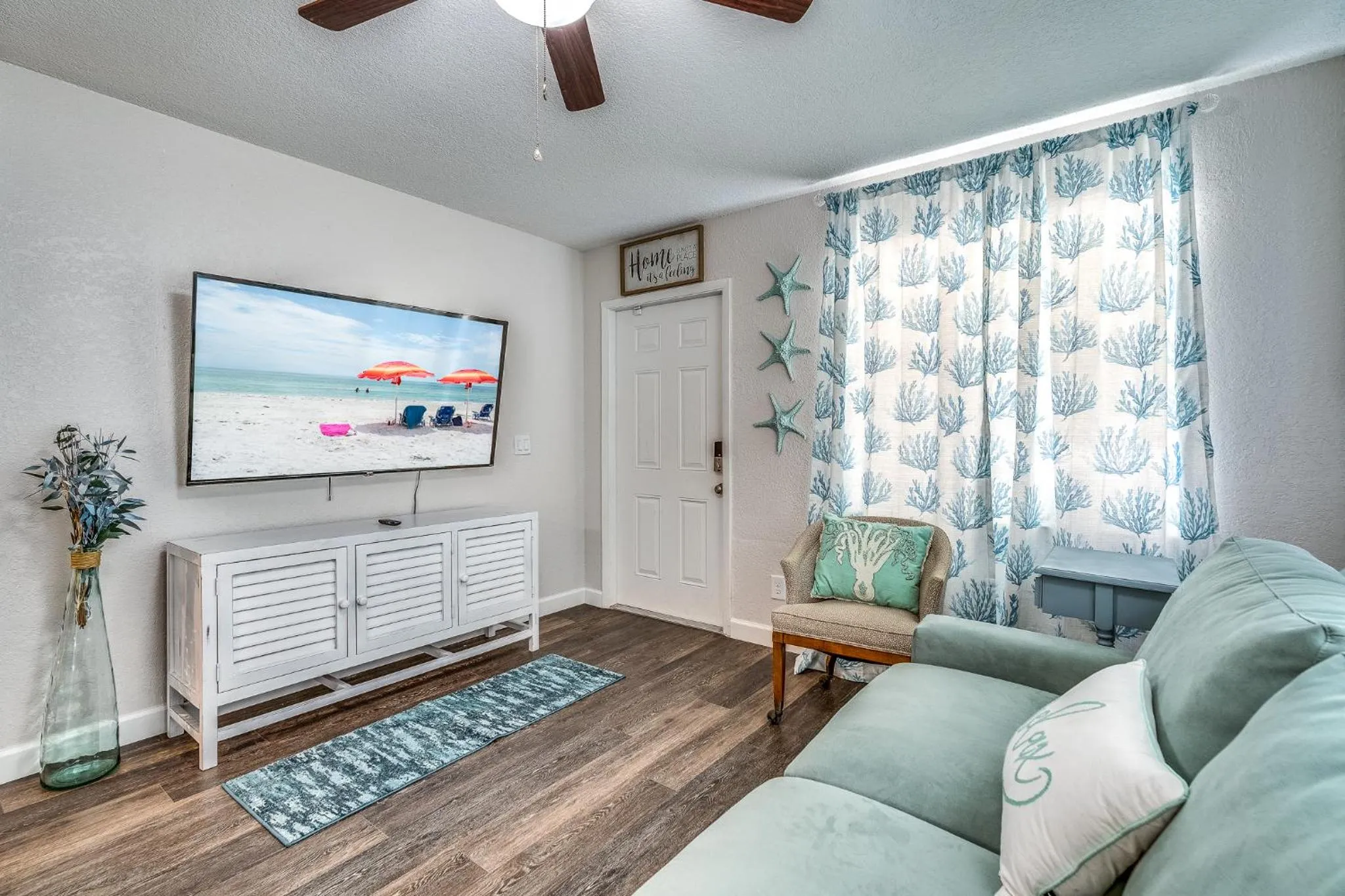 Cortez Gardens Cottage 11, Renovated, Close to Beach, 3-Bed, 2 Bath 10 people