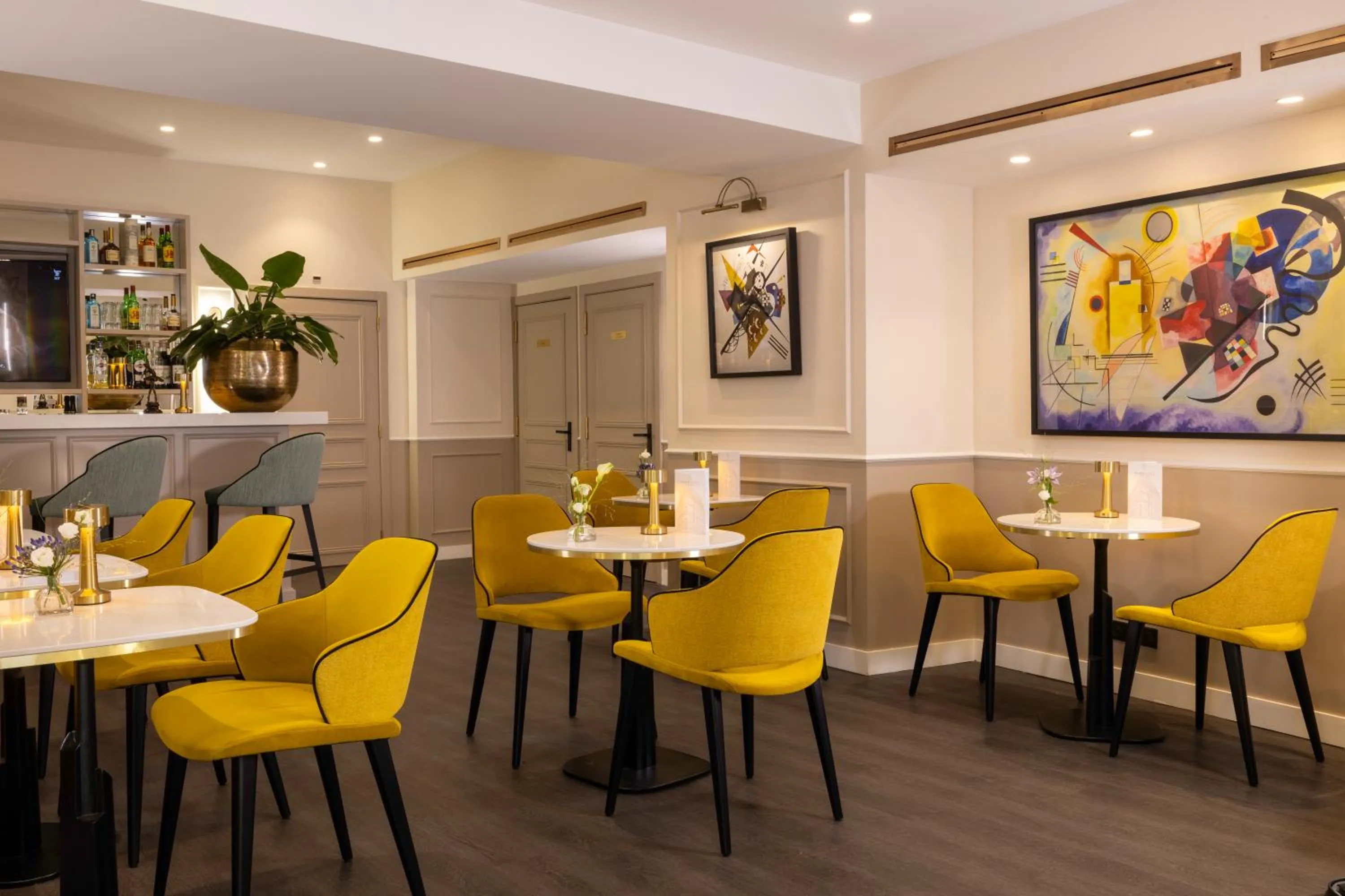 Lobby or reception in Hotel Park Lane Paris