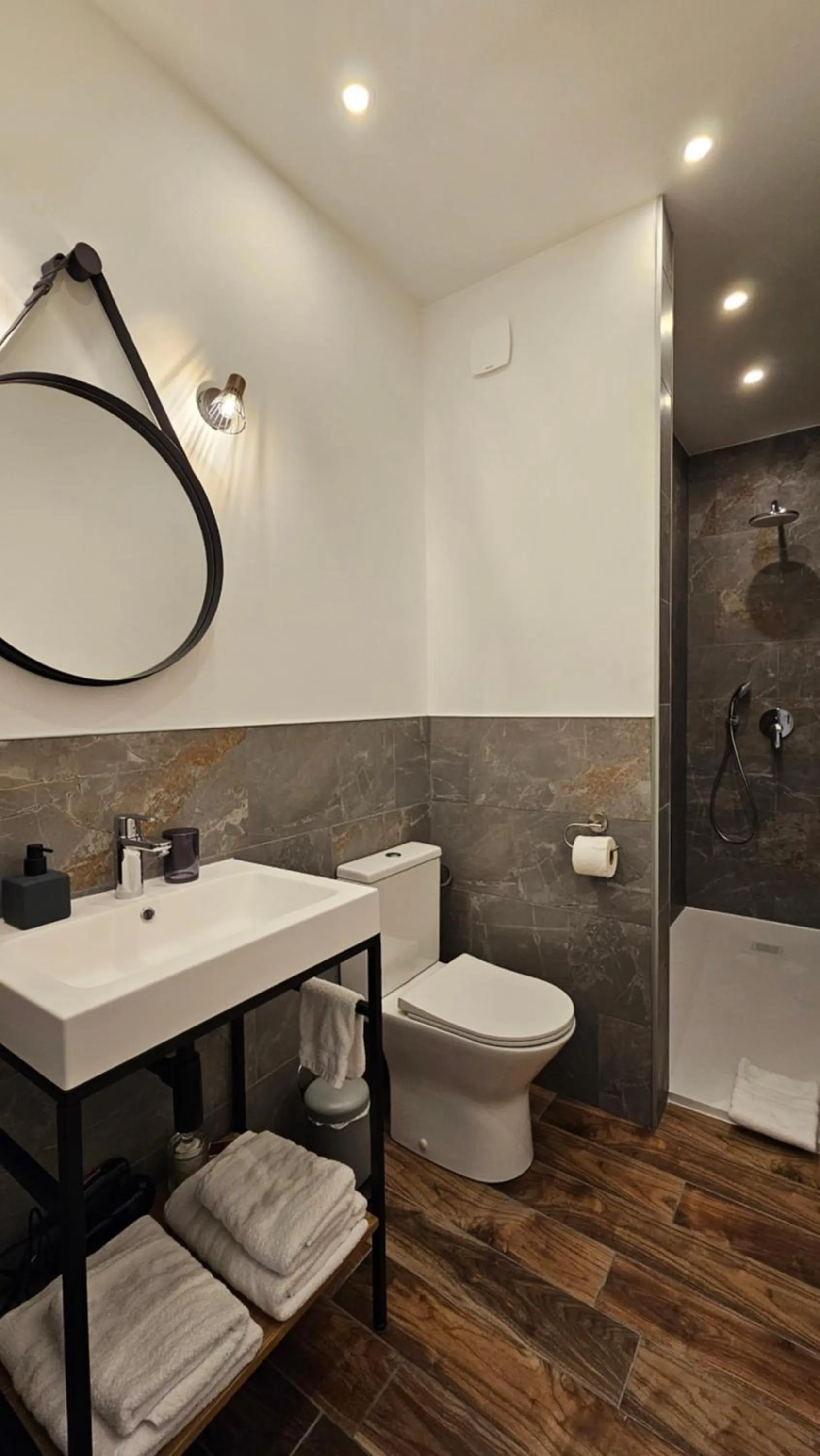 Bathroom in La Suite Gignac