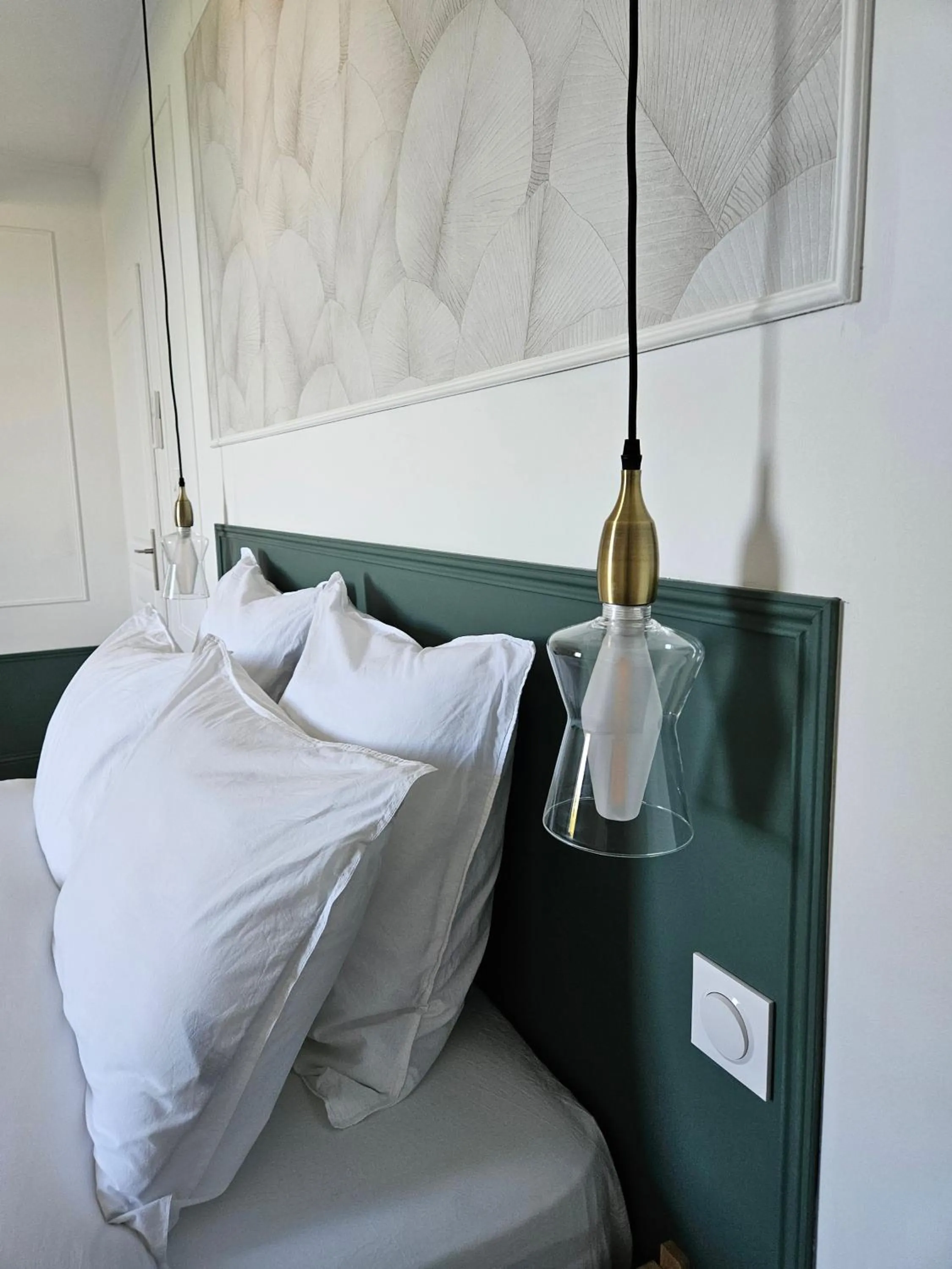 Decorative detail, Bed in La Suite Gignac