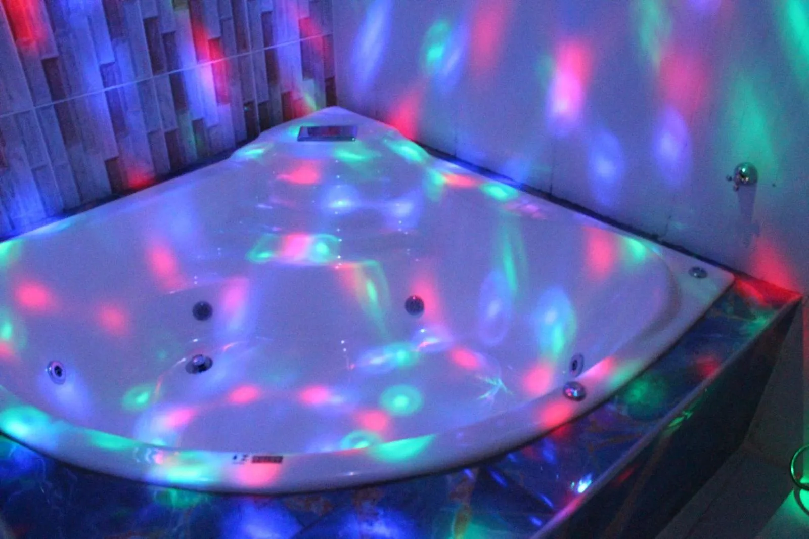 Hot Tub in Hotel Jardim Tropical