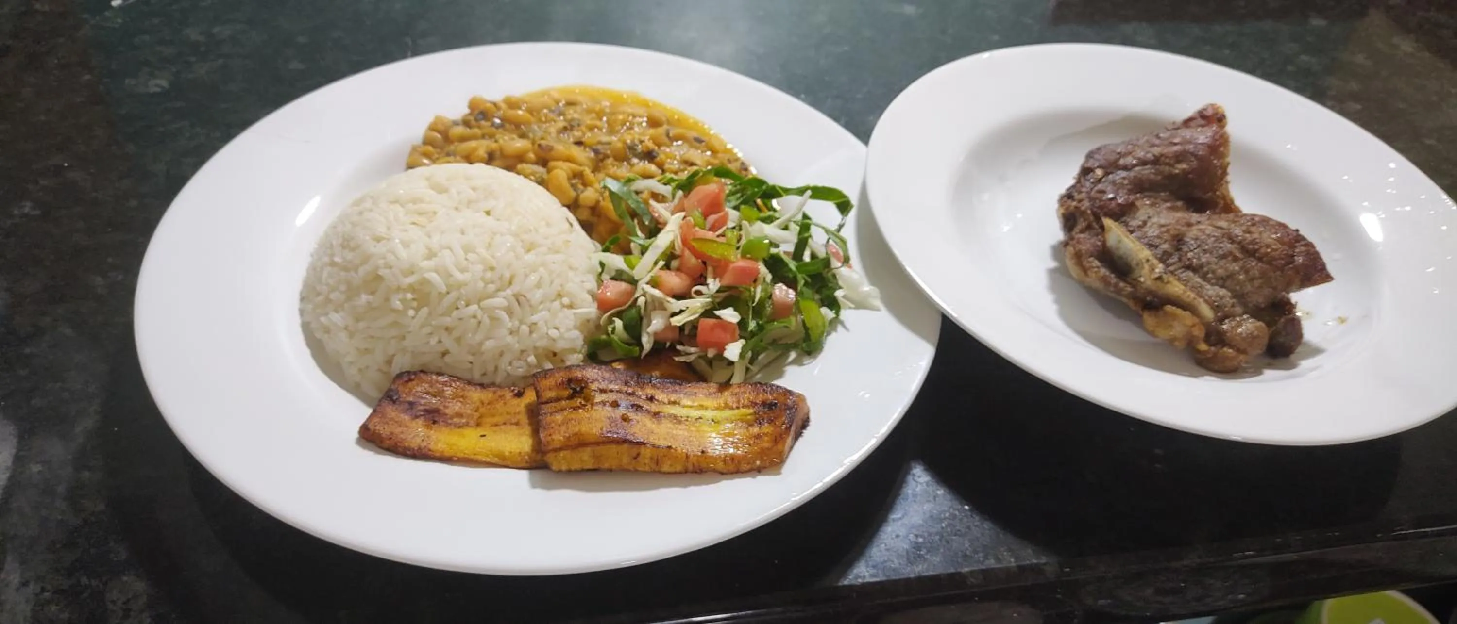 Restaurant/places to eat in Hotel Jardim Tropical