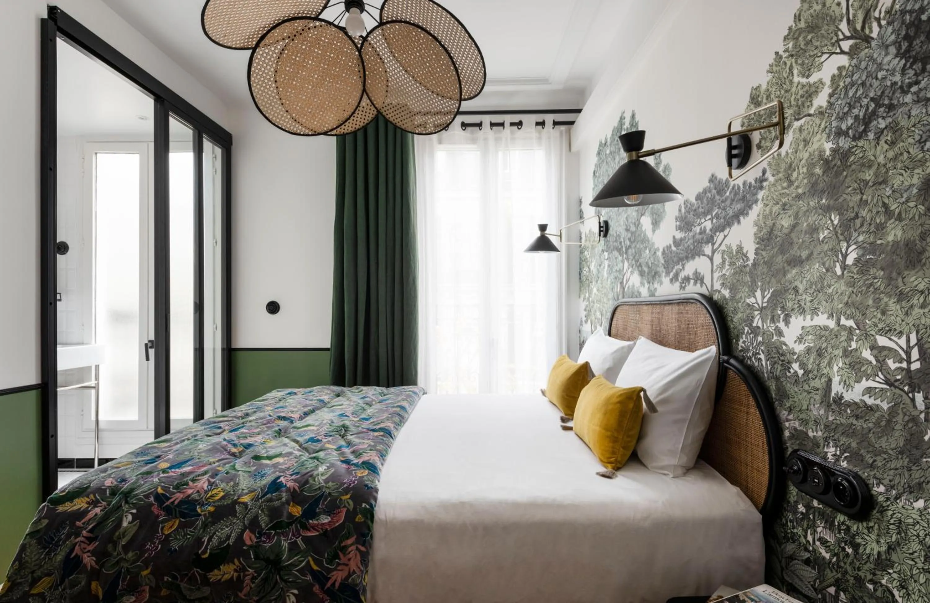 Bedroom, Bed in Avalon Cosy Hotel Paris