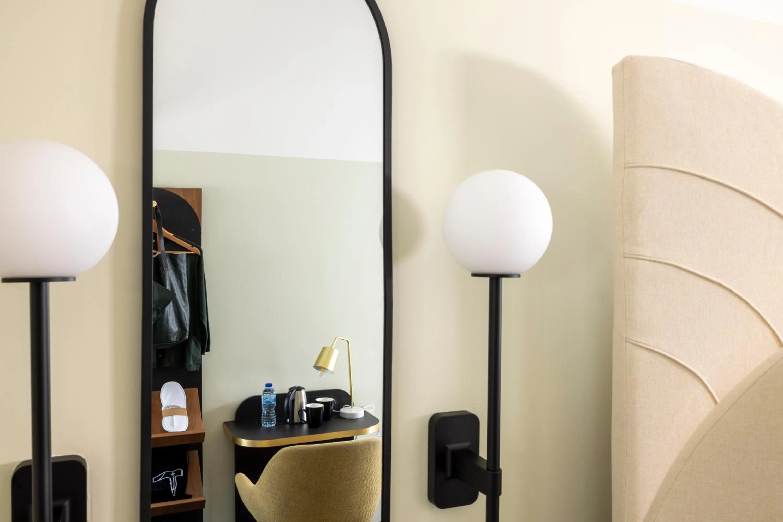 Bedroom in Avalon Cosy Hotel Paris