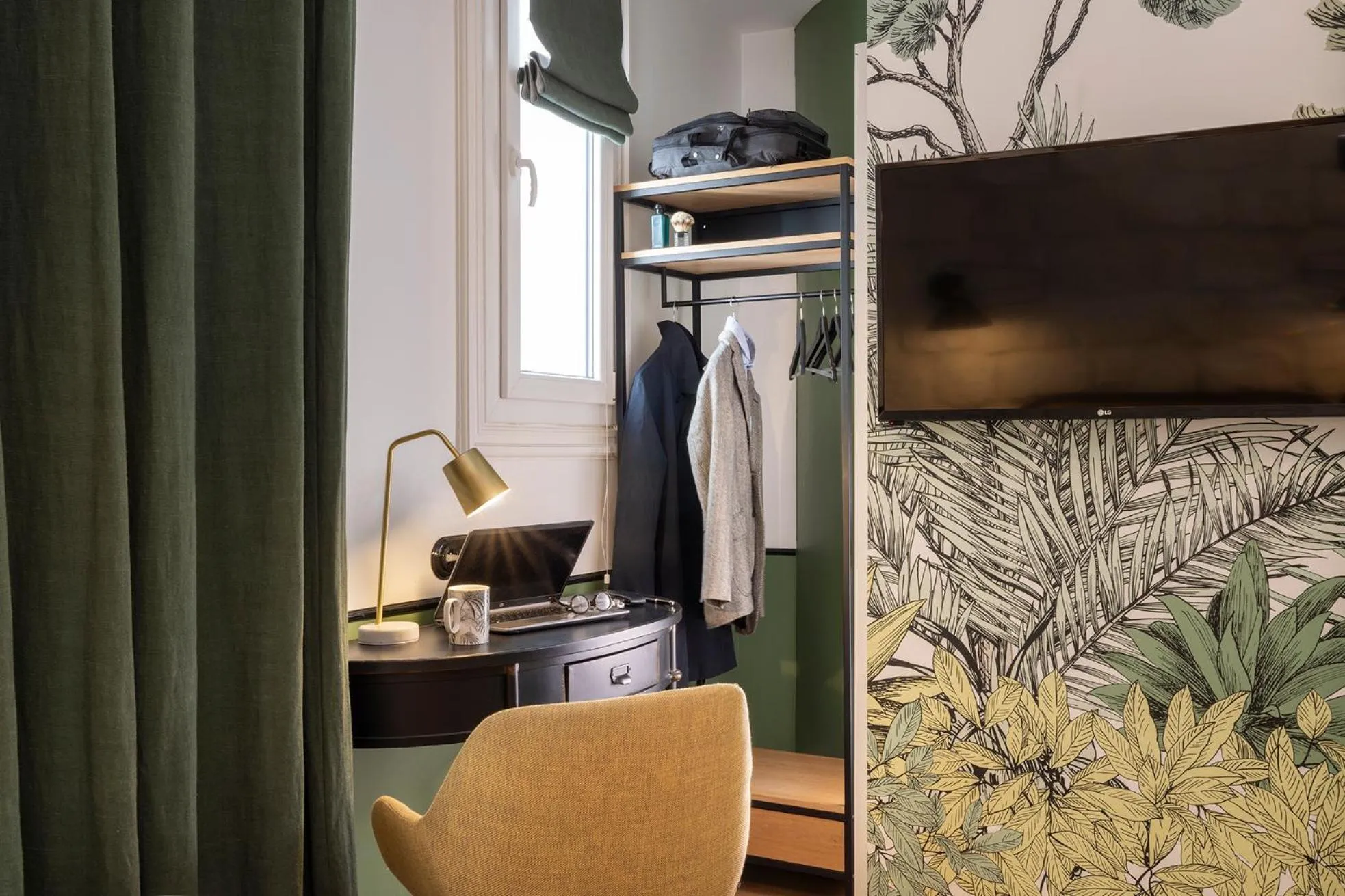 Bedroom in Avalon Cosy Hotel Paris