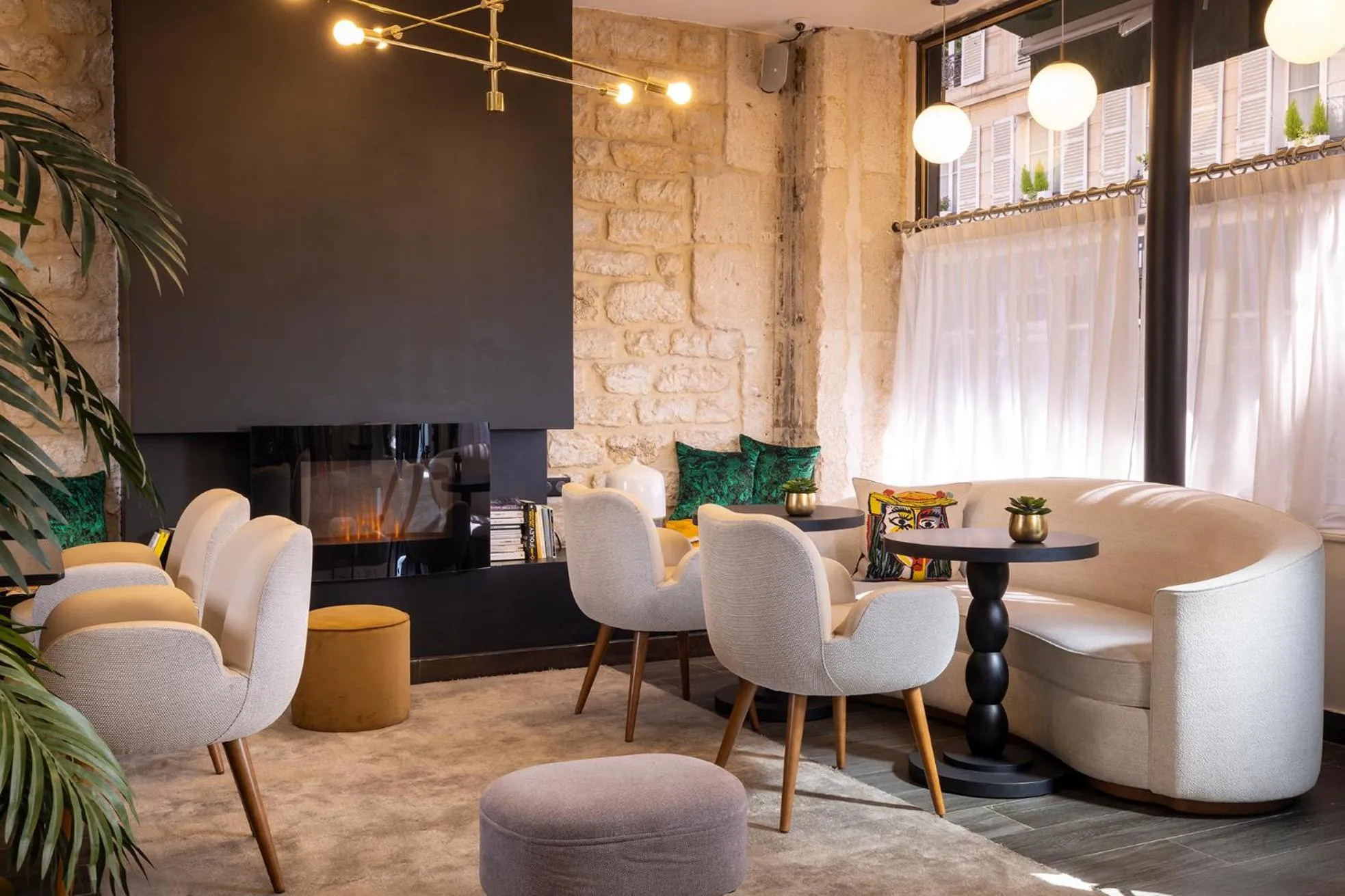 Lobby or reception in Avalon Cosy Hotel Paris