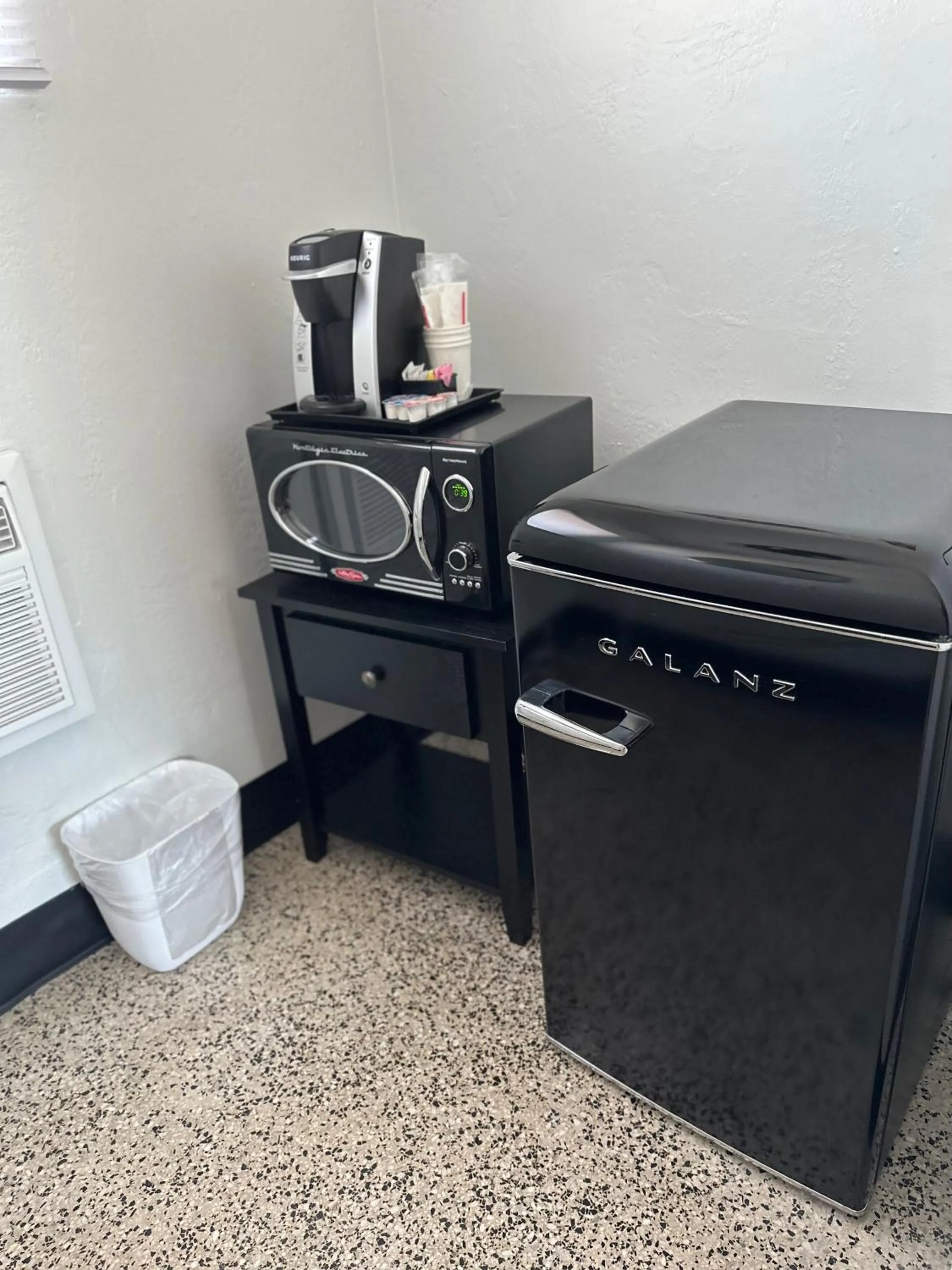 Coffee/tea facilities in Sea Jay Motel and Marina