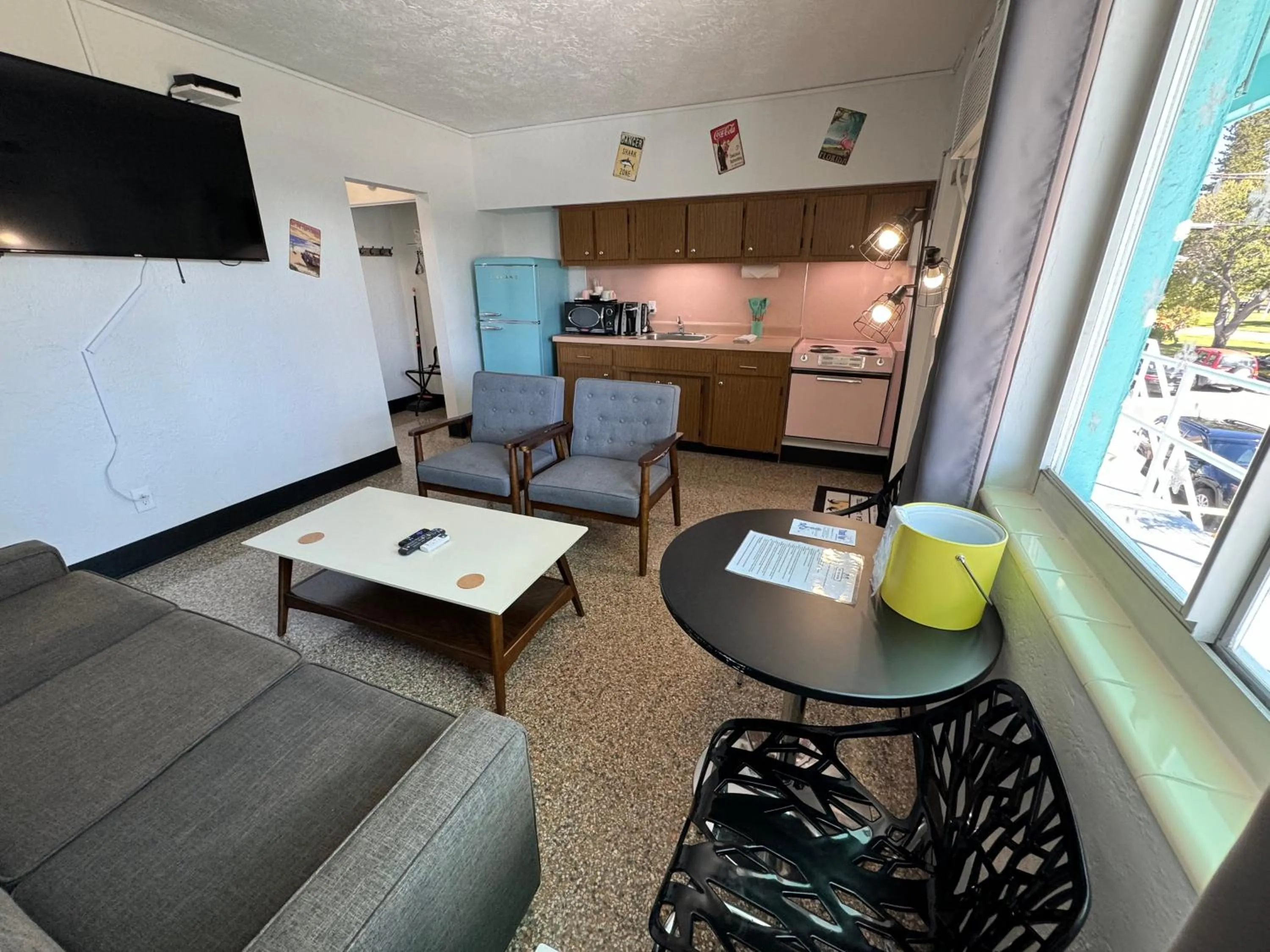 TV and multimedia in Sea Jay Motel and Marina