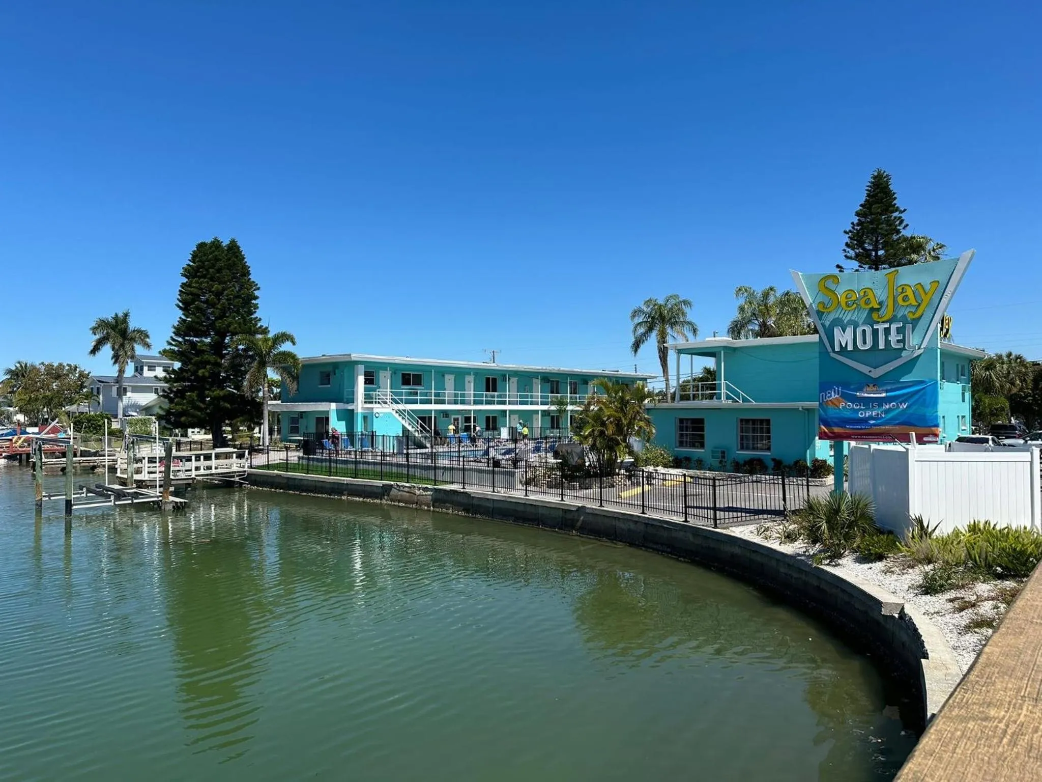 Property building in Sea Jay Motel and Marina