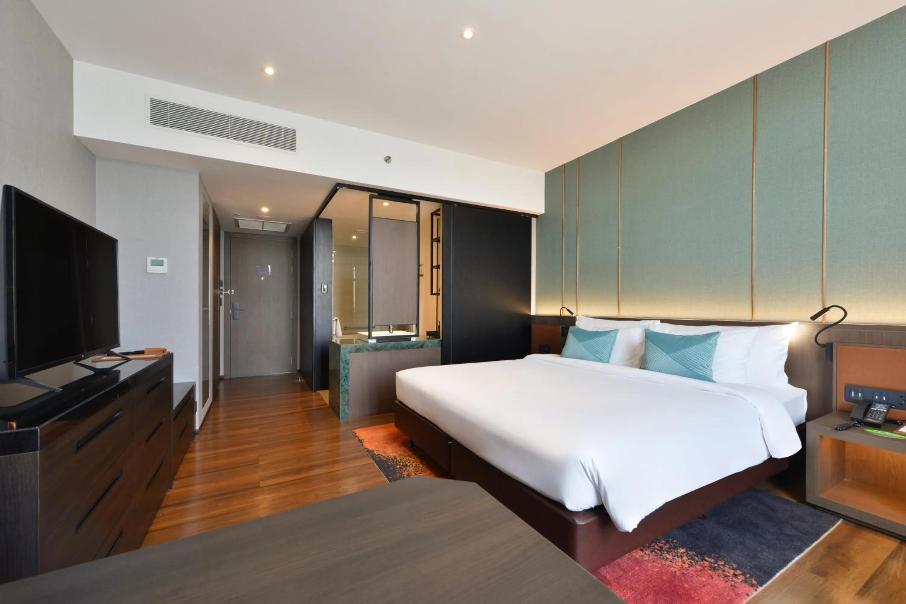 Bed in Hotel Nikko Amata City Chonburi